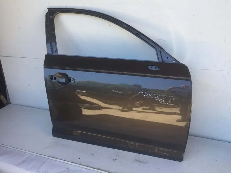 Дверь Audi A4 2015-2019 8W0831052D B9, передняя правая