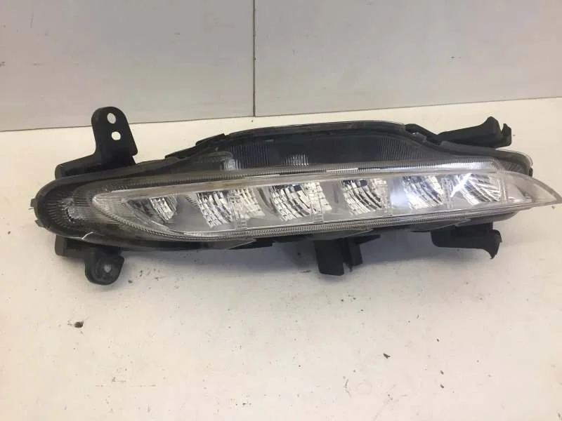 Фара противотуманная Kia Rio 2017-2020 92208H0300 4, передняя правая