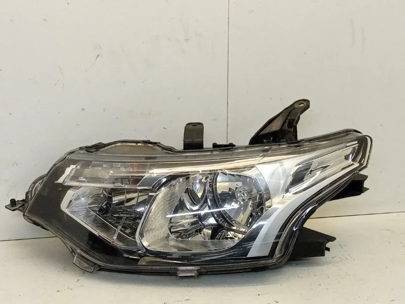 Фара Mitsubishi Outlander 2015-2020 8301D093 3, передняя левая