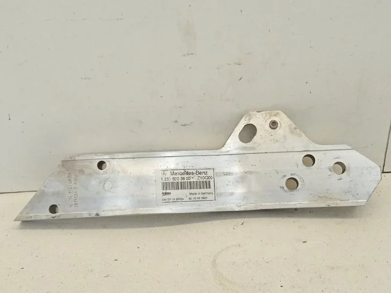 Кронштейн Mercedes-Benz GLC-klasse 2015-2019 A2536203800 X253, передний левый