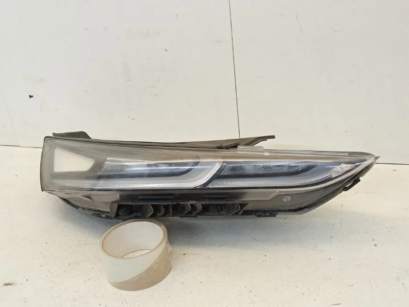 Ходовой огонь Hyundai Santa Fe 2018-2022 92208S1000 4, передний