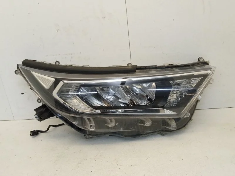 Фара Toyota Rav4 2019-2021 8114542842 XA50, передняя правая