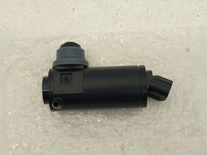 Насос омывателя фары Kia Optima 2015-2018 98510C1000 4, передний