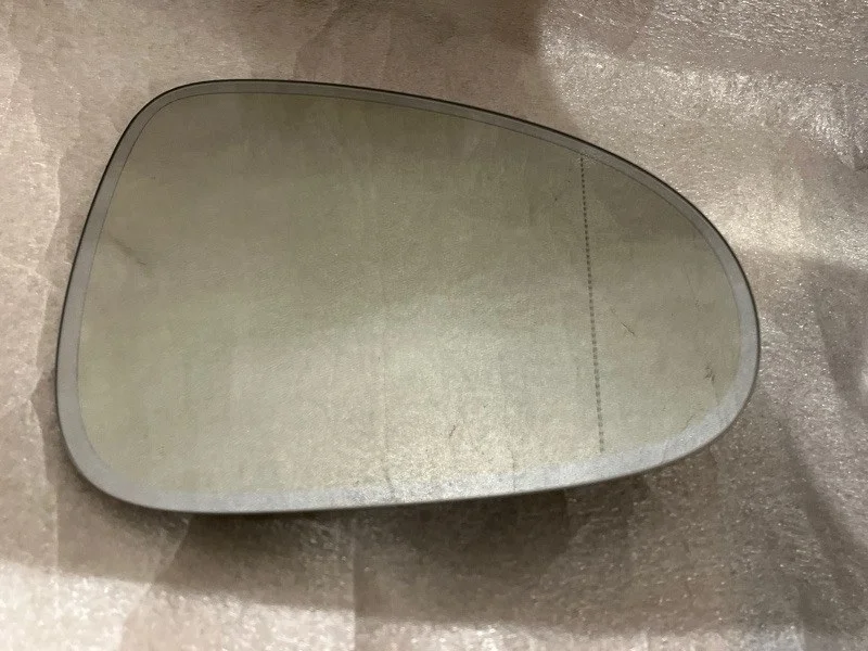 Зеркальный элемент Volkswagen Touareg 2010-2018 7P6857522D 2, правый