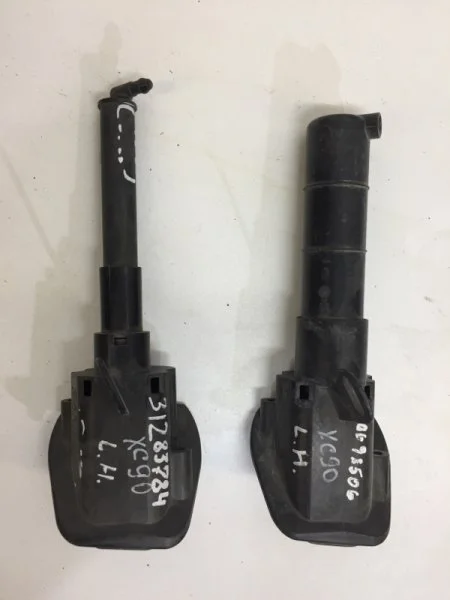 Форсунка омывателя фары Volvo XC90 2002-2014 30698506 1, передняя левая