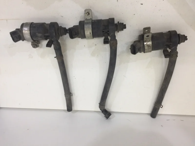 Насос омывателя фары Mazda 3 2003-2009 BP4K51811 BK, передний