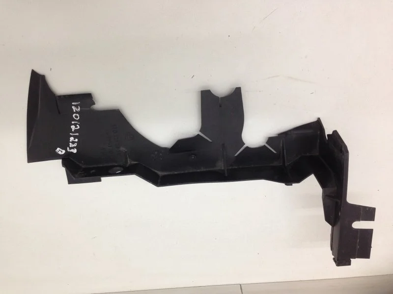 Дефлектор радиатора Skoda Octavia 2004-2013 1Z0121283B 2, передний