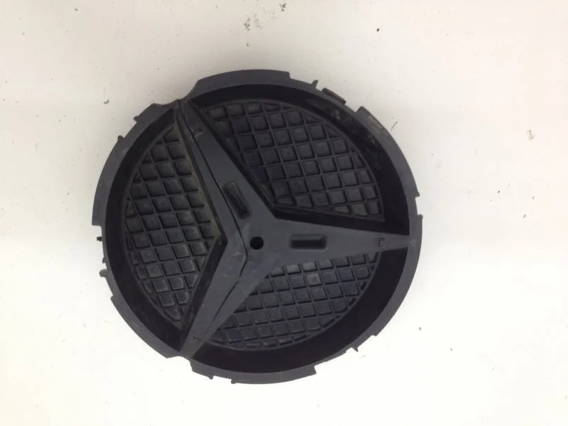 Опора эмблемы решетки радиатора Mercedes-Benz Glk-Klasse 2012-2015 A0008880060 X204, передняя