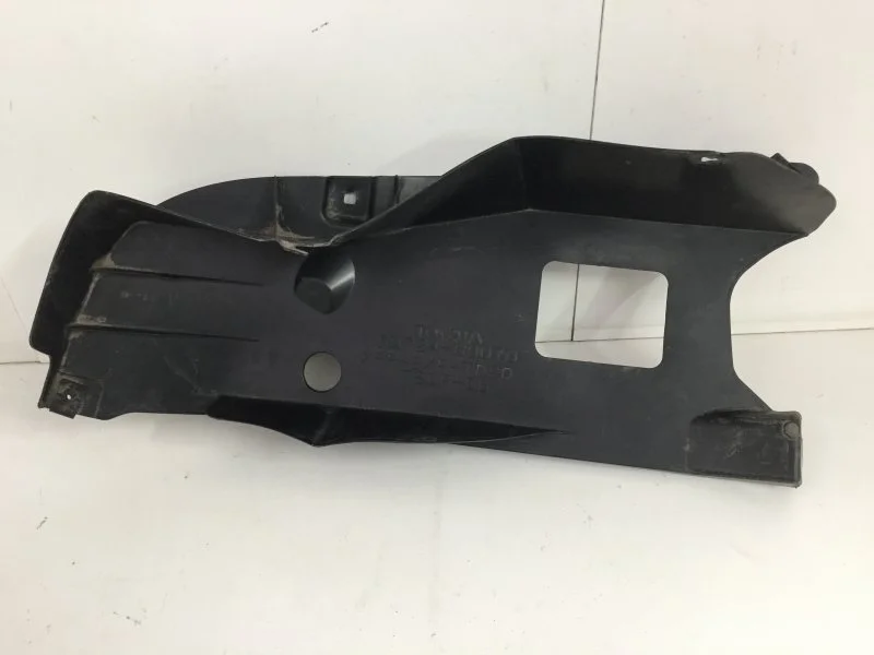 Пыльник бампера Toyota Land Cruiser 2015 - 2021 5872460070 200, задний правый