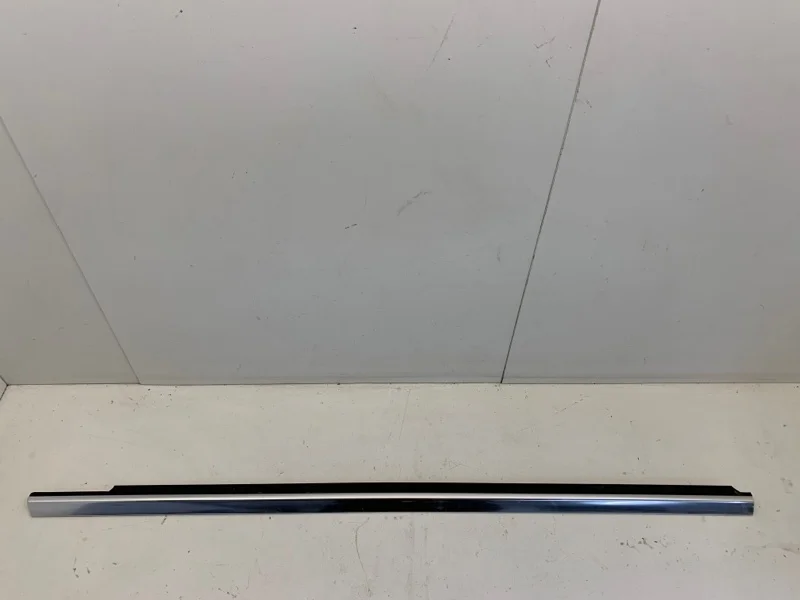 Молдинг стекла двери Mercedes-Benz E-Klasse 2009-2016 A2127250465 W212, передний правый