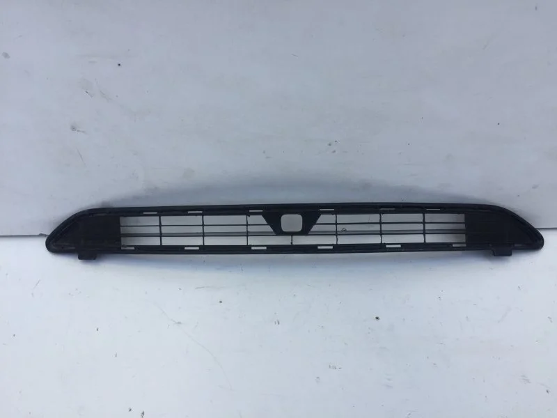 Решётка радиатора Toyota Rav4 2015-2019 5311242110 CA40, передняя