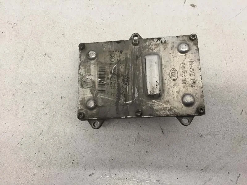 Блок розжига ксенона Audi A8 2002-2010 4E0907813 D3, передний