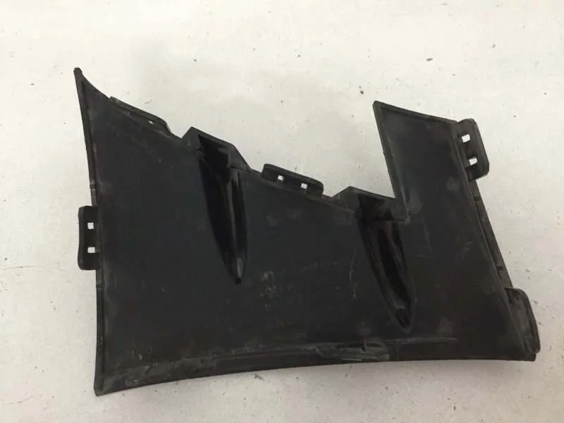 Накладка бампера Mercedes-Benz C-klasse 2018-2021 A2058858402 W205, передняя левая