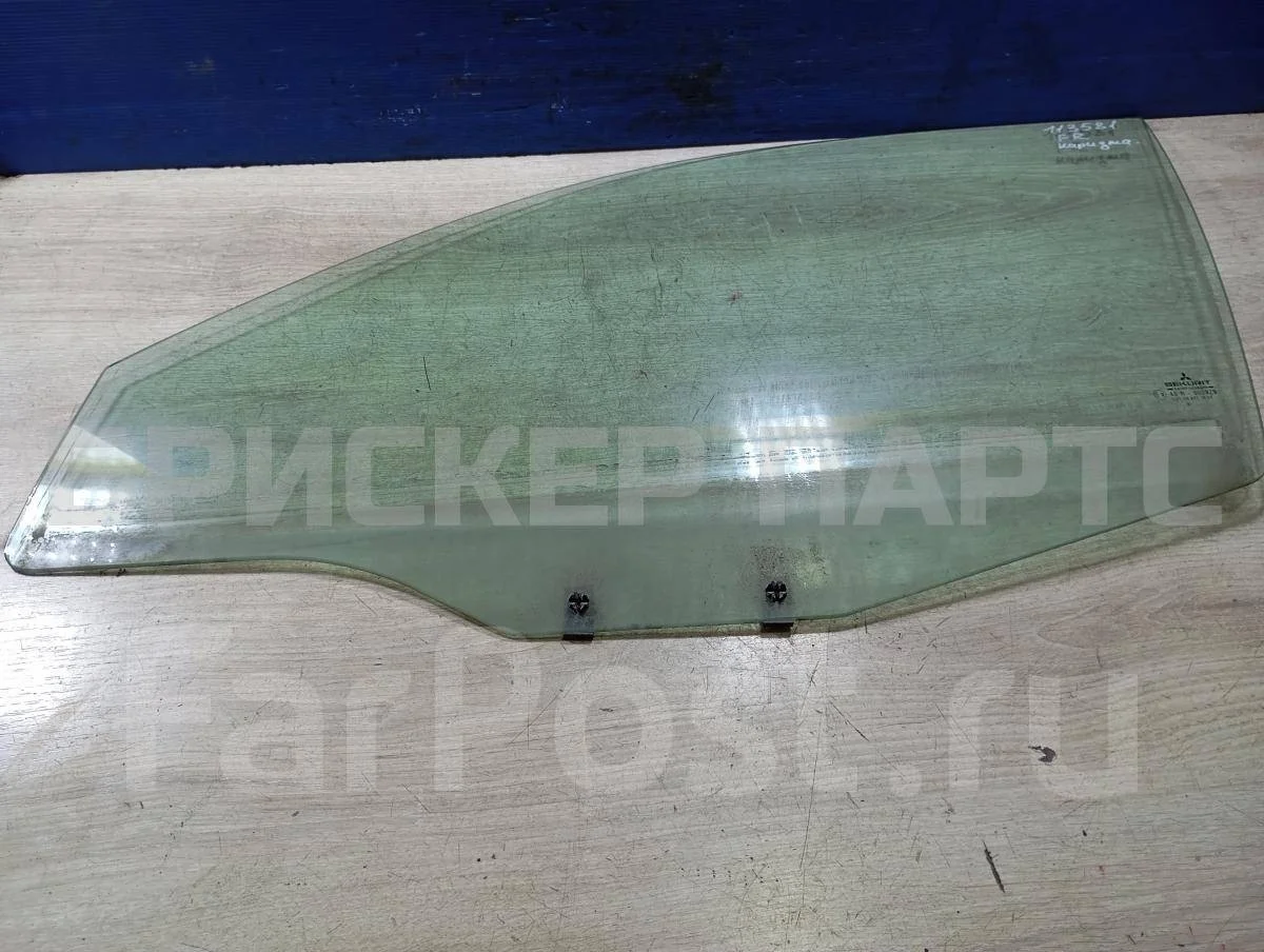 Стекло двери передней Митсубиси Каризма 1