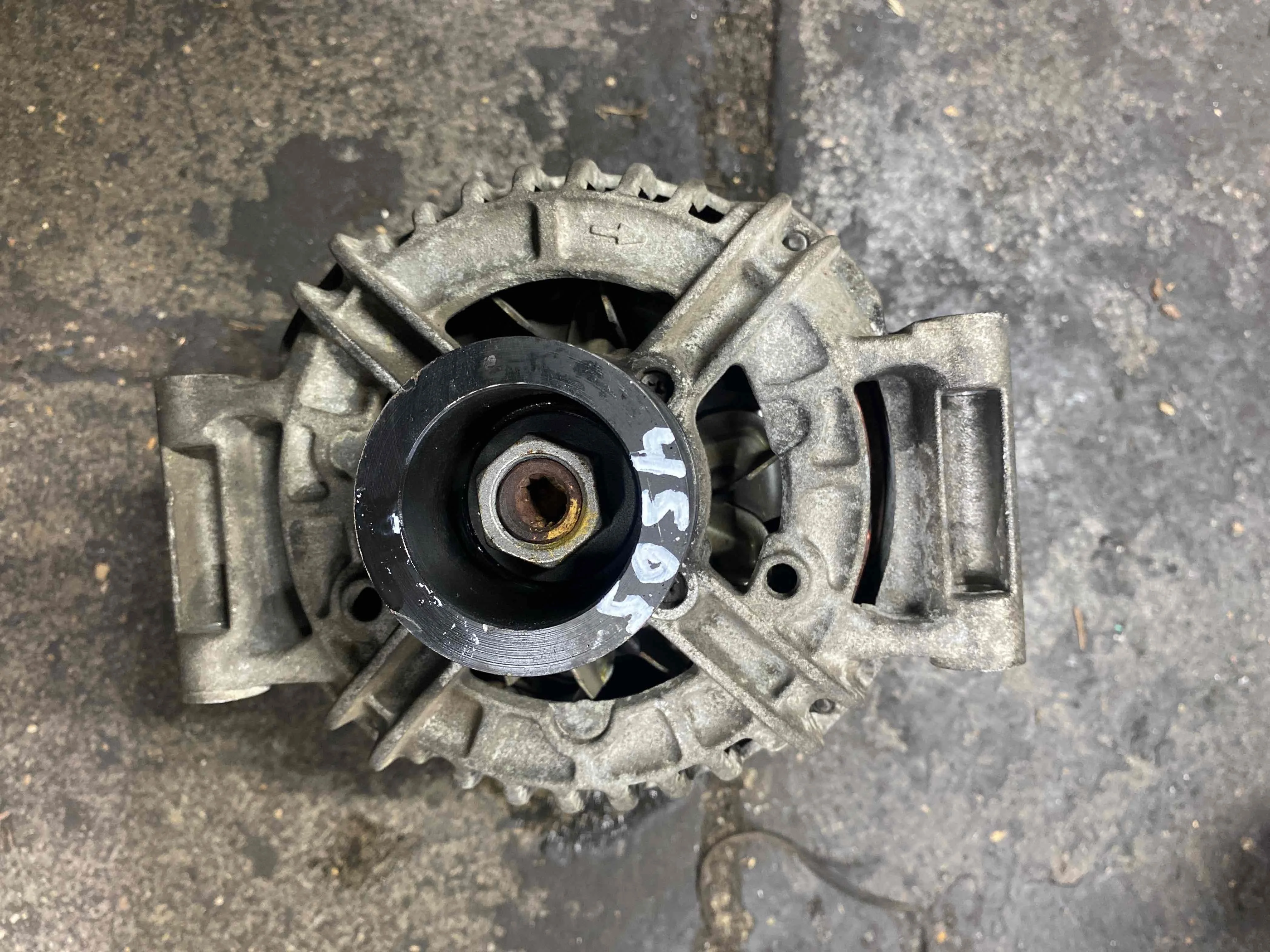 Генератор Mercedes-Benz W212/S212/C207/A207 рестайлинг (2013—2016) A2721540002; A0009061102 272965