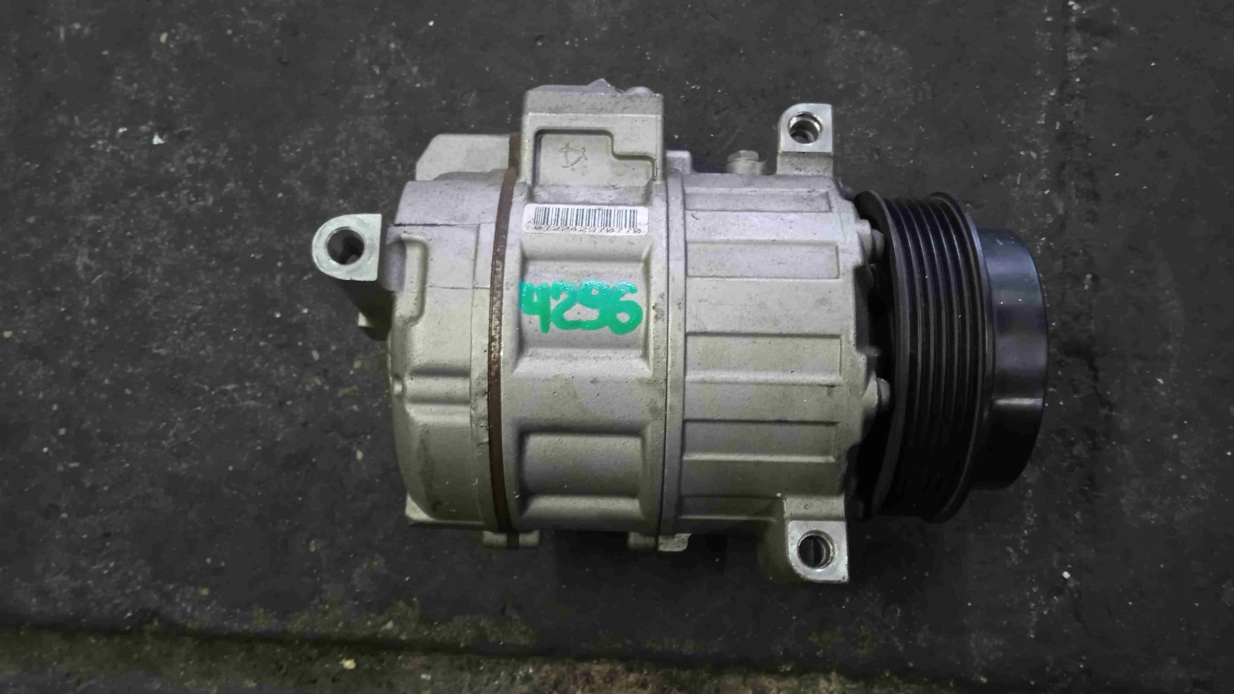 Компрессор кондиционера Mercedes-Benz W204/S204/С204 рестайлинг (2011—2015) A0022304511
; A0022304411; A0032304811; A0032302711; A0032308511; A0022308411 271820