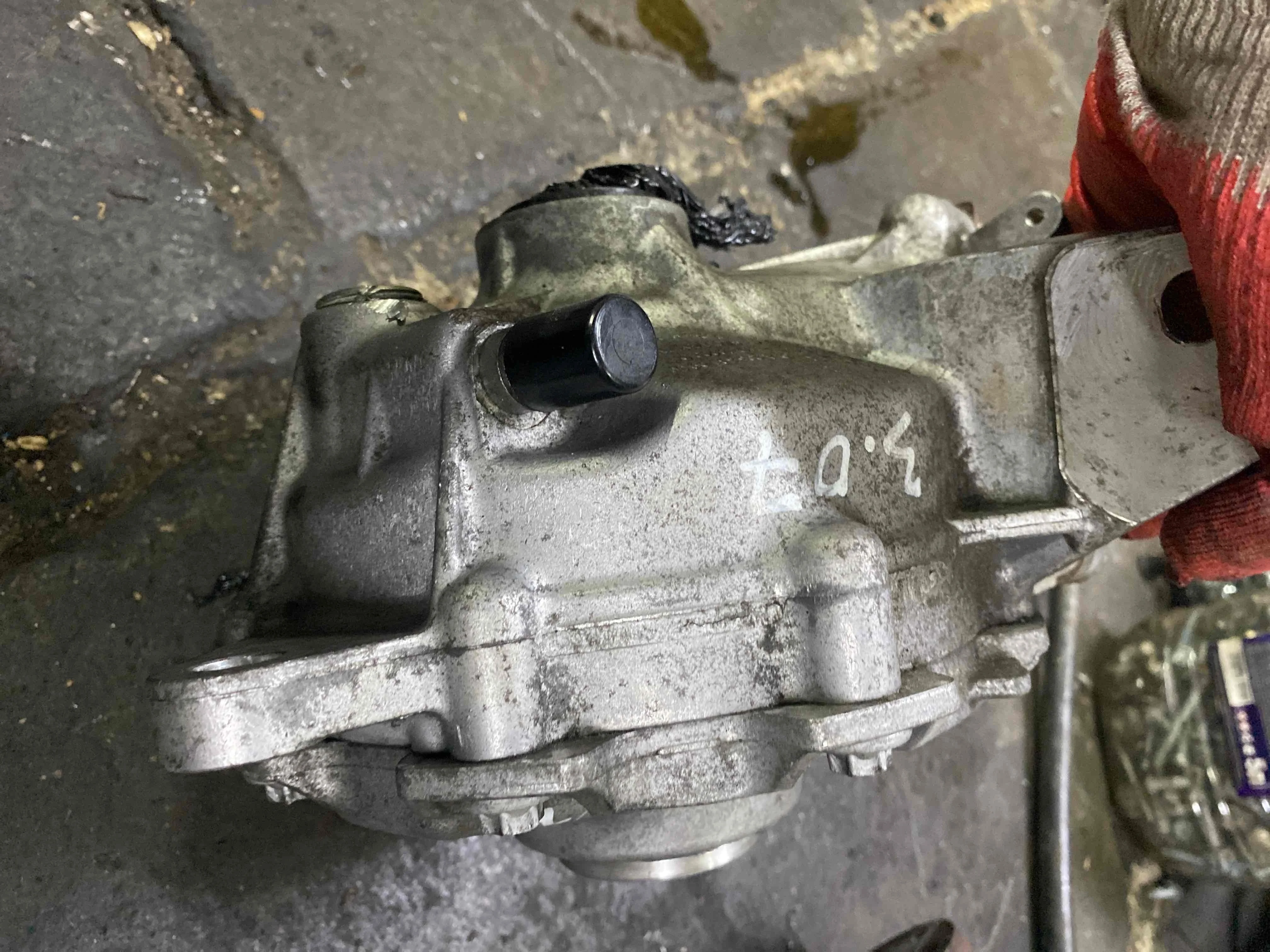 Редуктор переднего моста Mercedes-Benz W205/S205/C205/A205 рестайлинг (2018—2021) A2053304107 651921