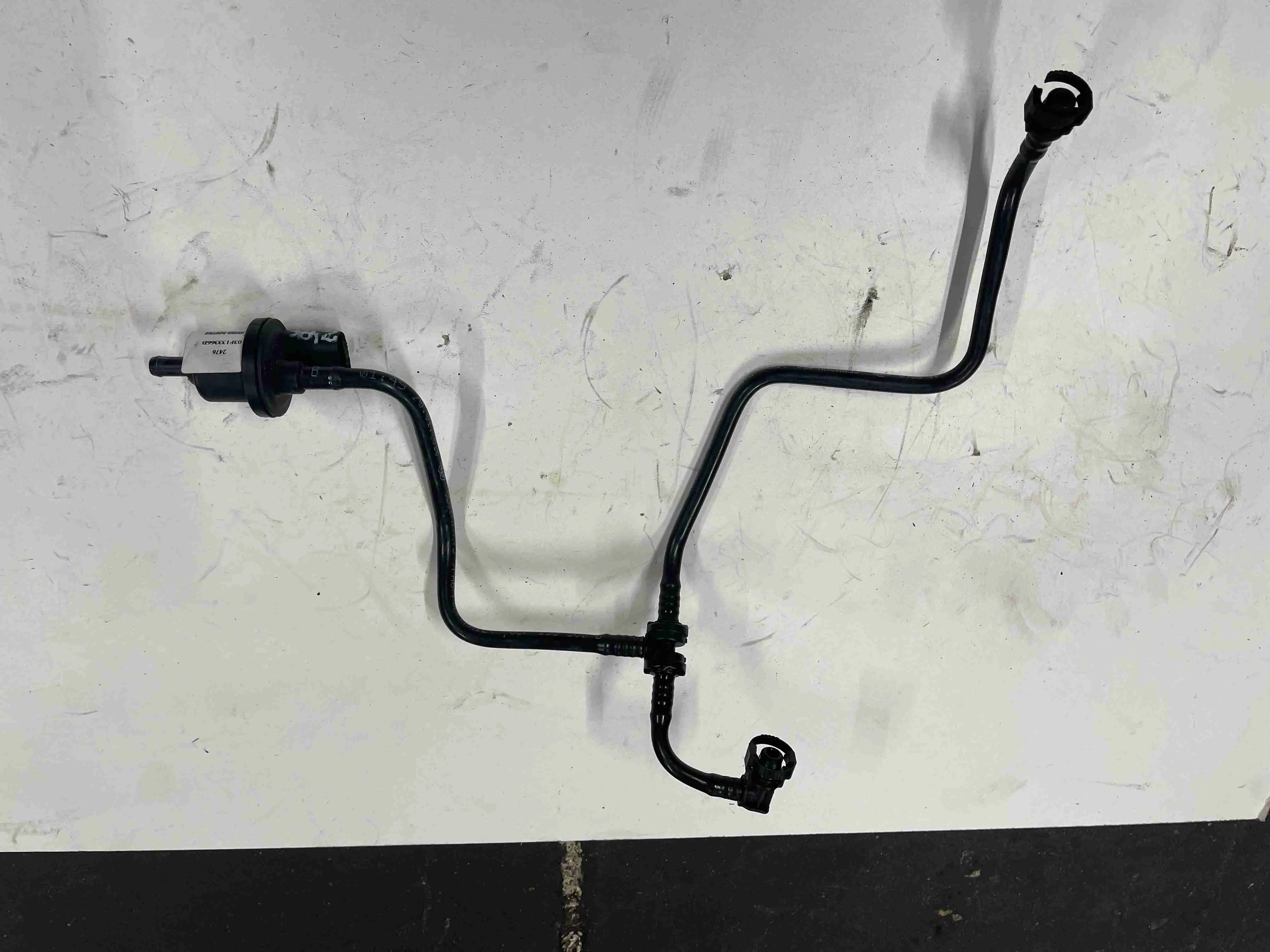 Клапан вентиляции топливного бака Volkswagen Mk6 (2008—2012) 03F133366B
 BMY