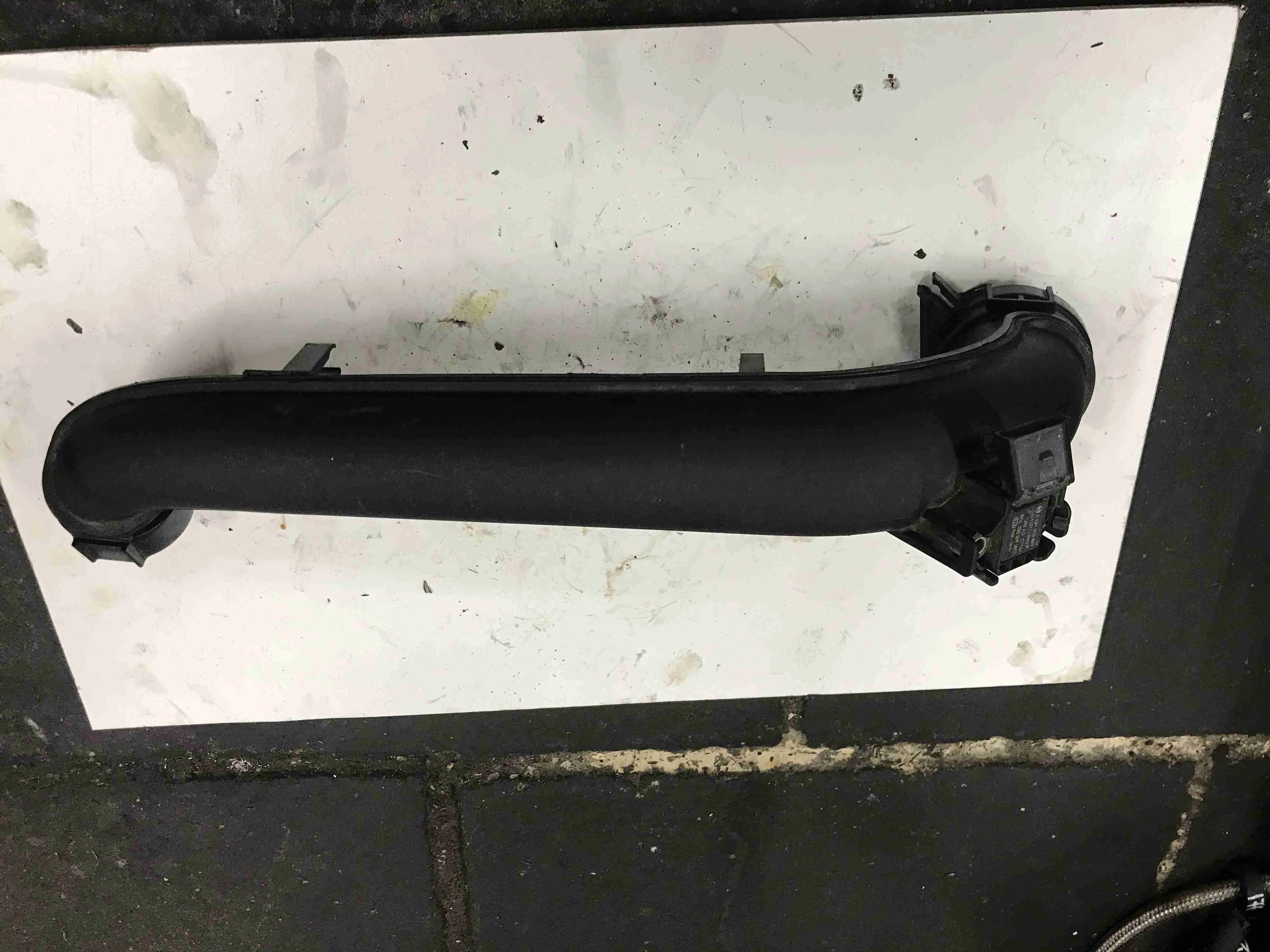 Патрубок интеркулера Volkswagen I рестайлинг (2006—2010) 04E145673C
 BMY