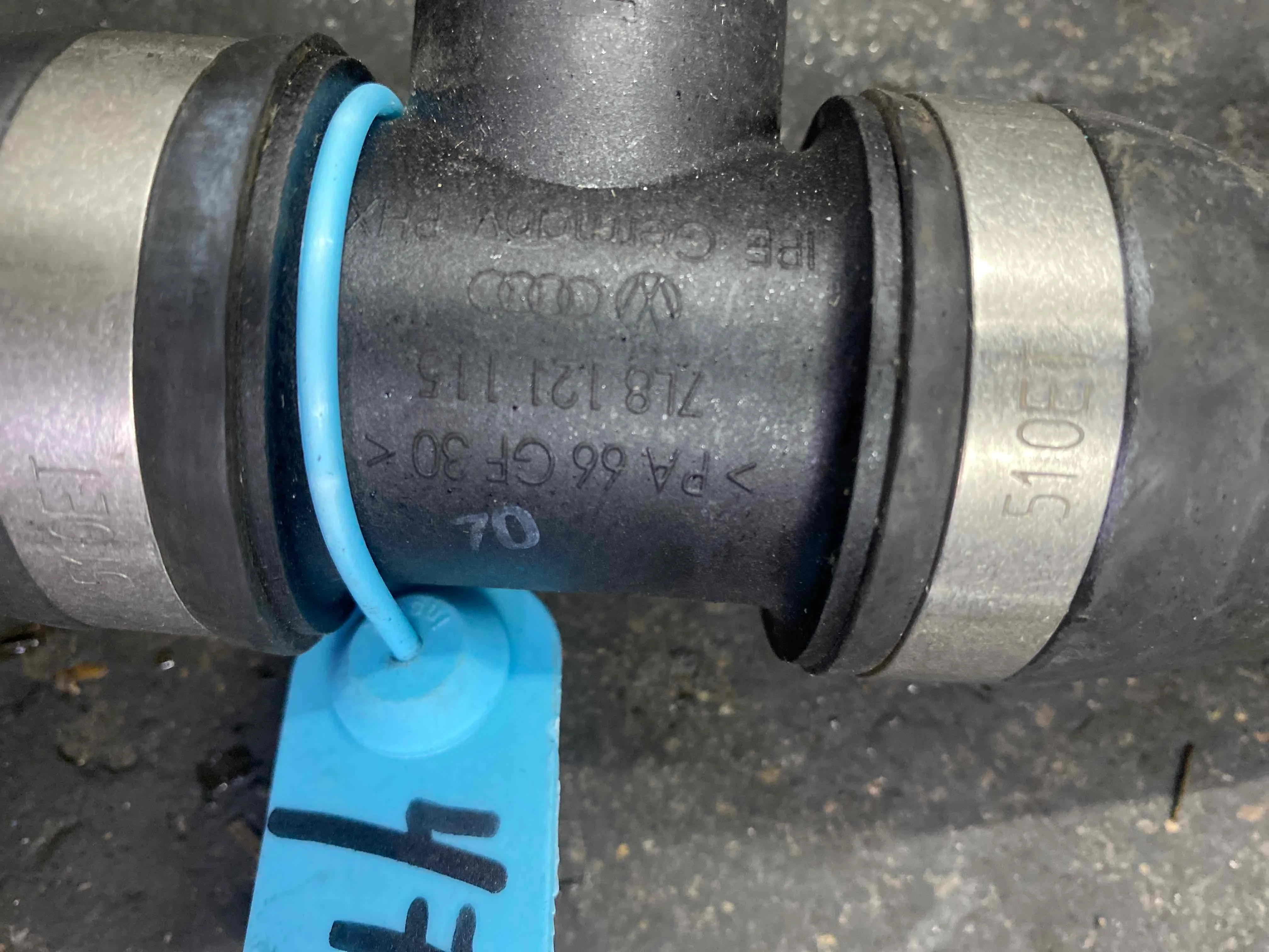 Патрубок (трубопровод, шланг) Volkswagen II рестайлинг (2014—2018) 95810640150 CUD