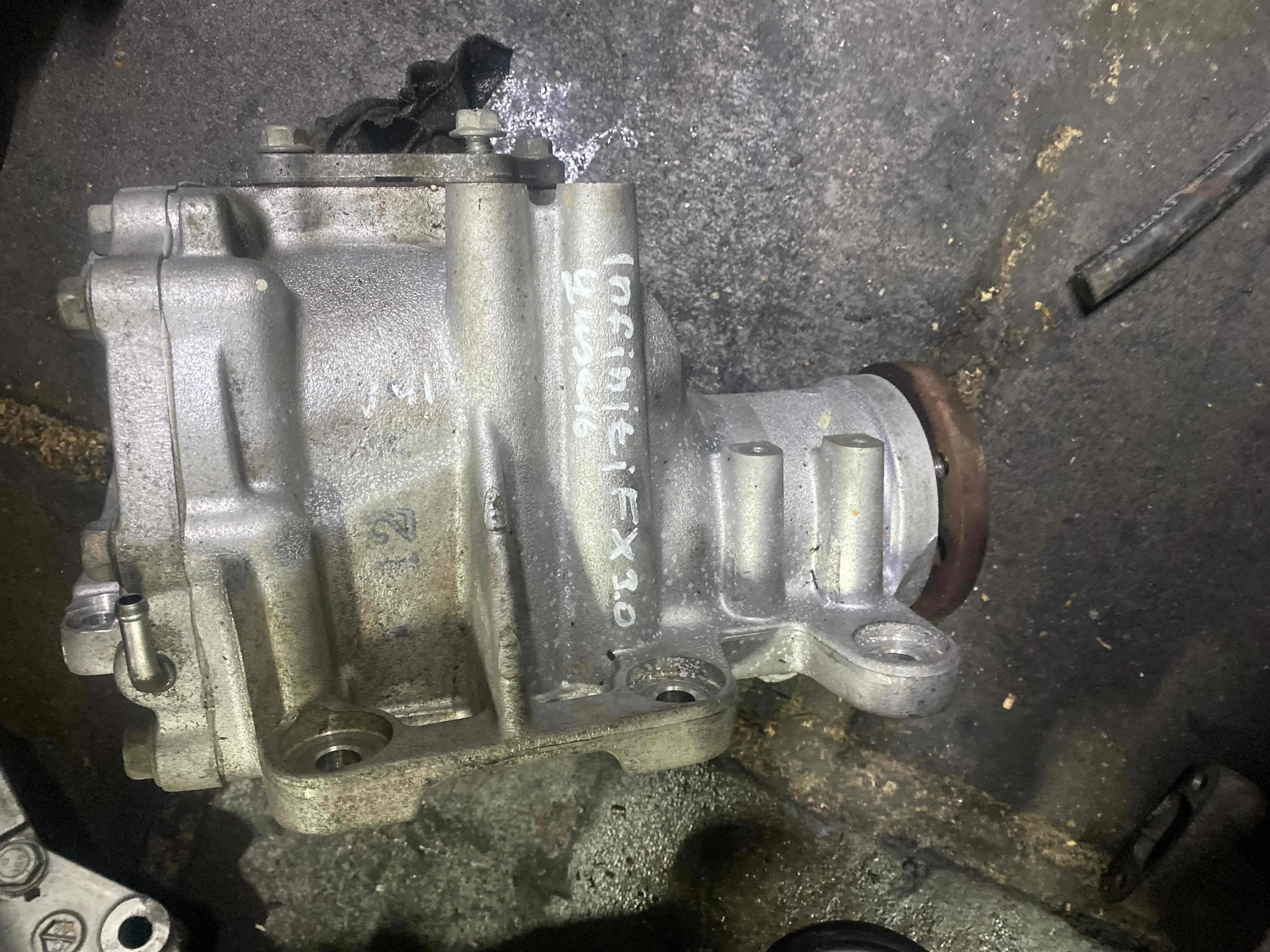 Редуктор переднего моста Infiniti II рестайлинг (2011—2013) 385001BY2A V9X