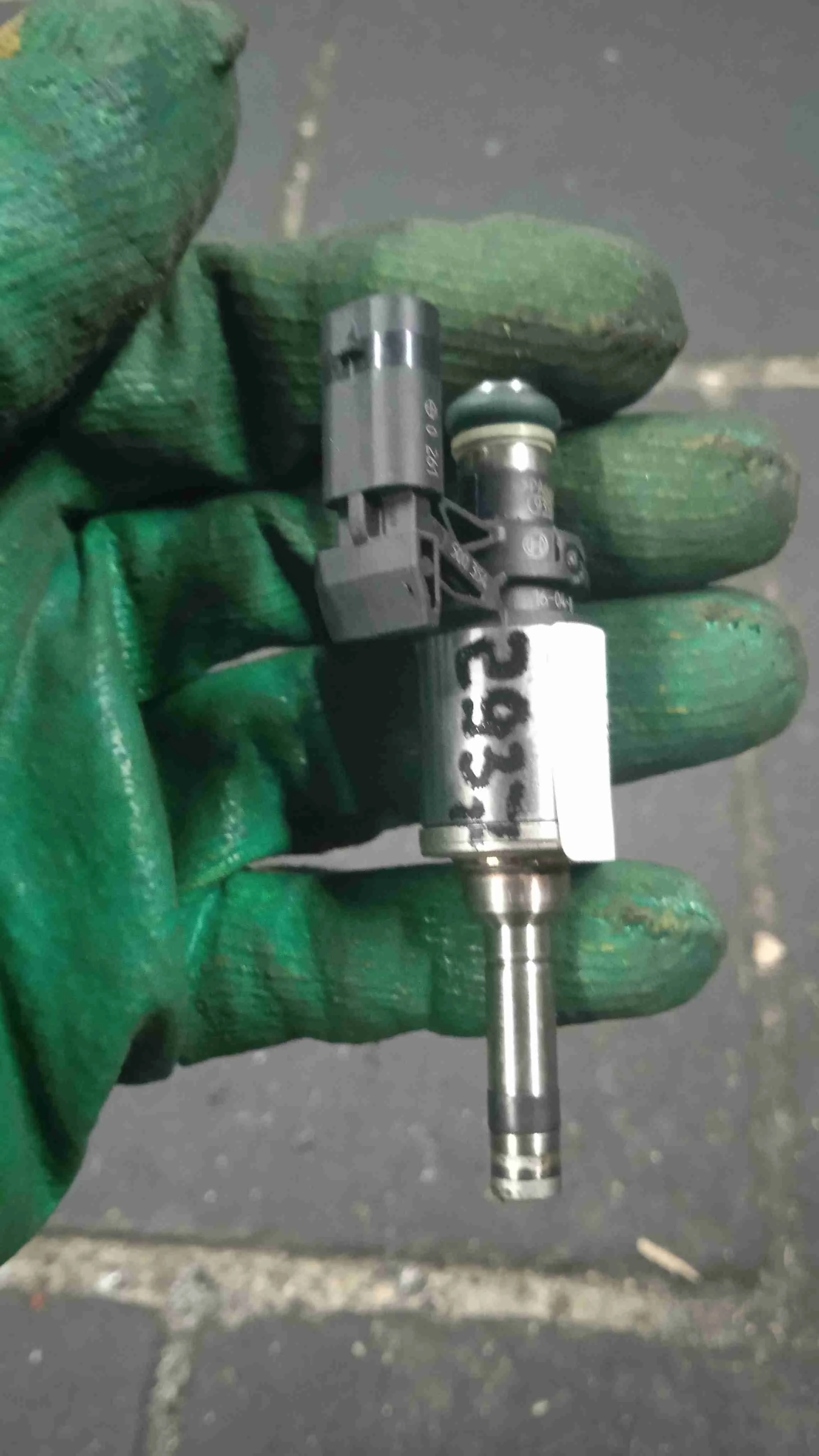 Форсунка Volkswagen V (2009—2015) 04E906036Q
 CJZ