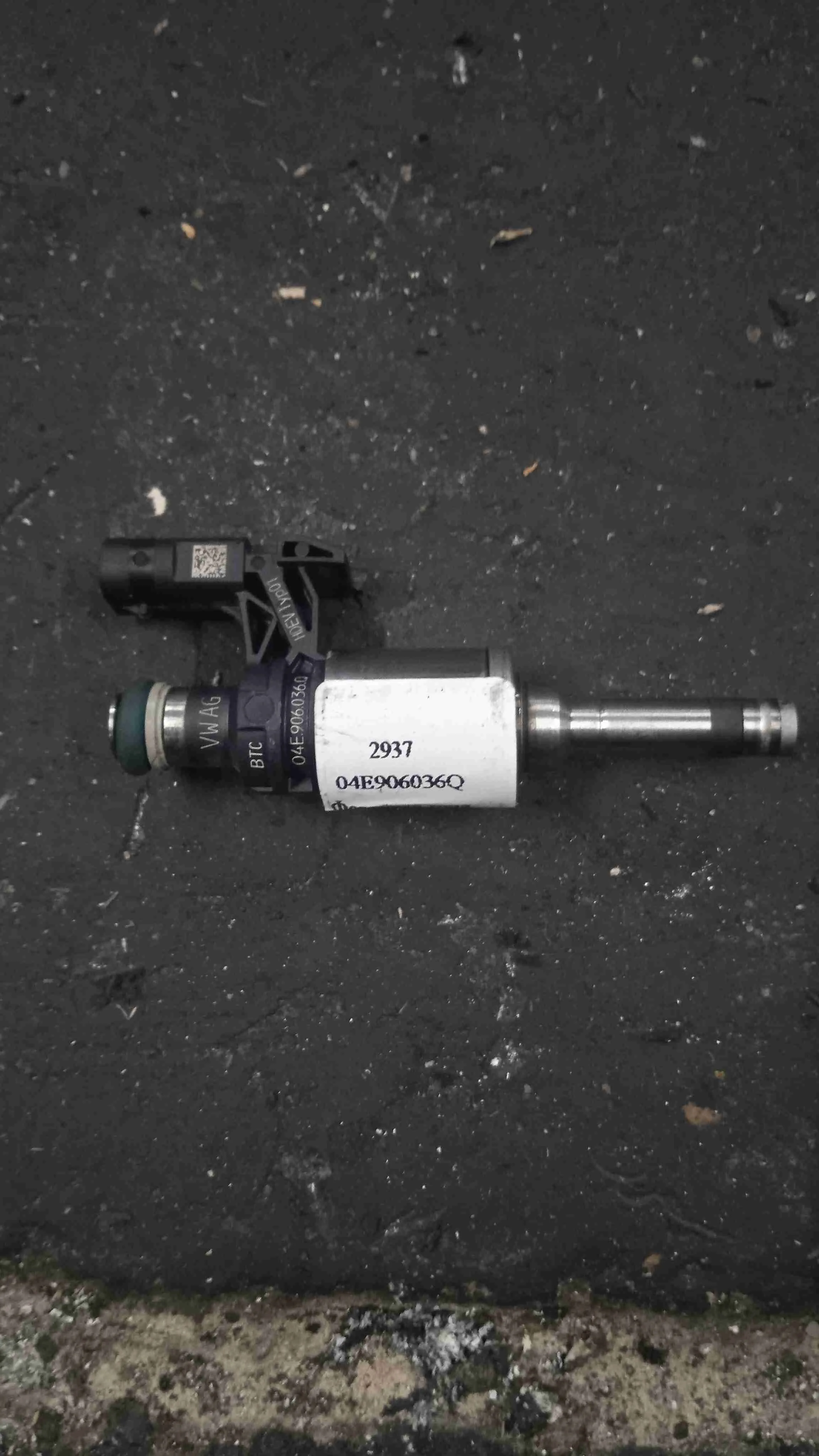 Форсунка Volkswagen V (2009—2015) 04E906036Q
 CJZ