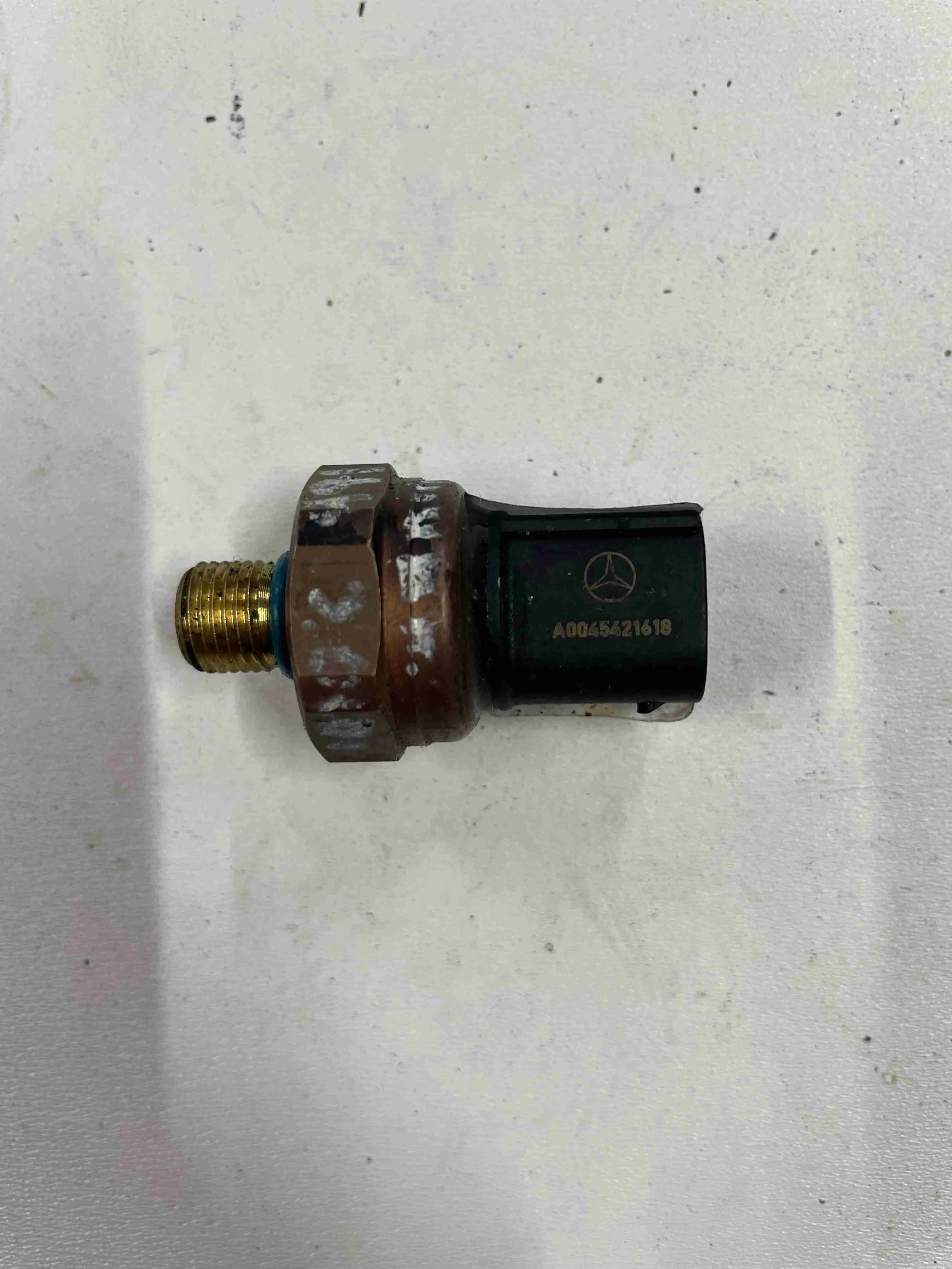 Датчик давления топлива Mercedes-Benz W166 (2011—2015) A0045421618
 642826