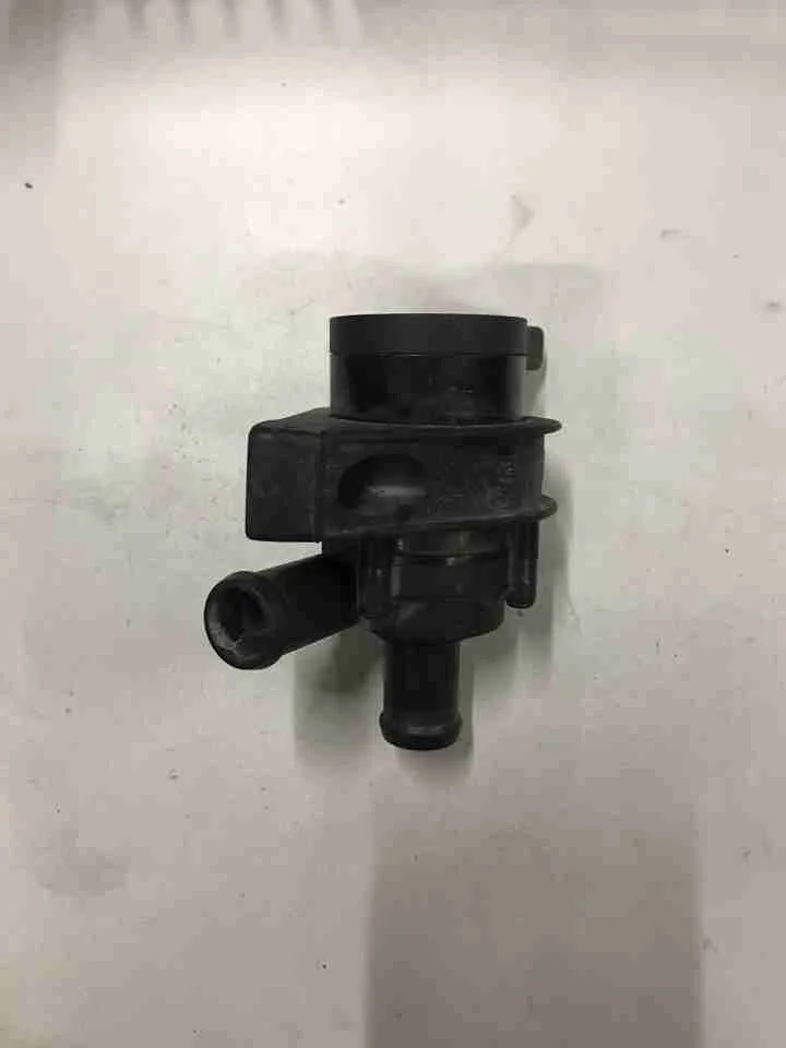 Клапан электромагнитный Volkswagen Mk6 (2008—2012) 1K0965561F
 CAXA