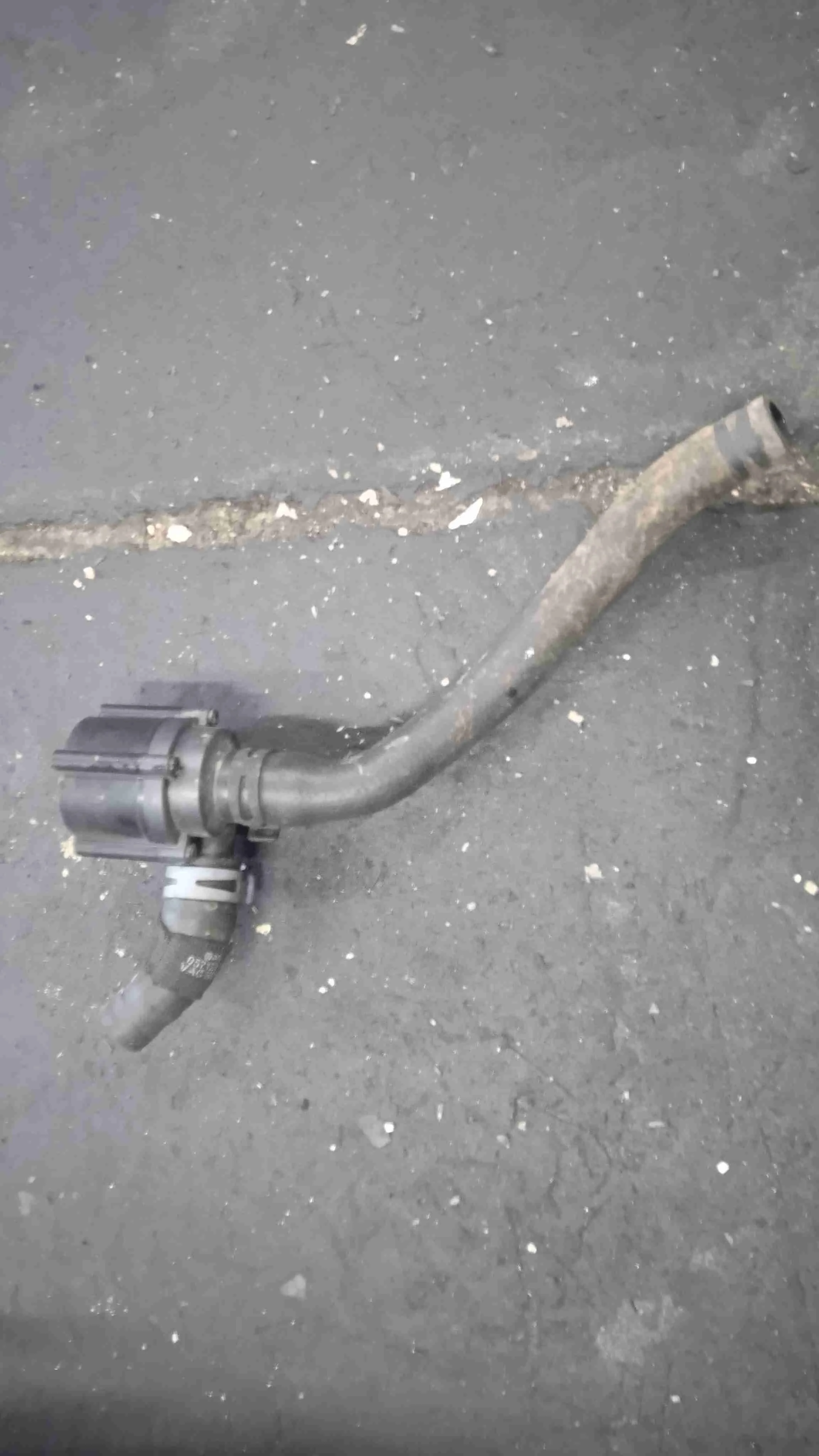 Насос антифриза дополнительный Volkswagen II рестайлинг (2014—2018) 059121012A
 CUD