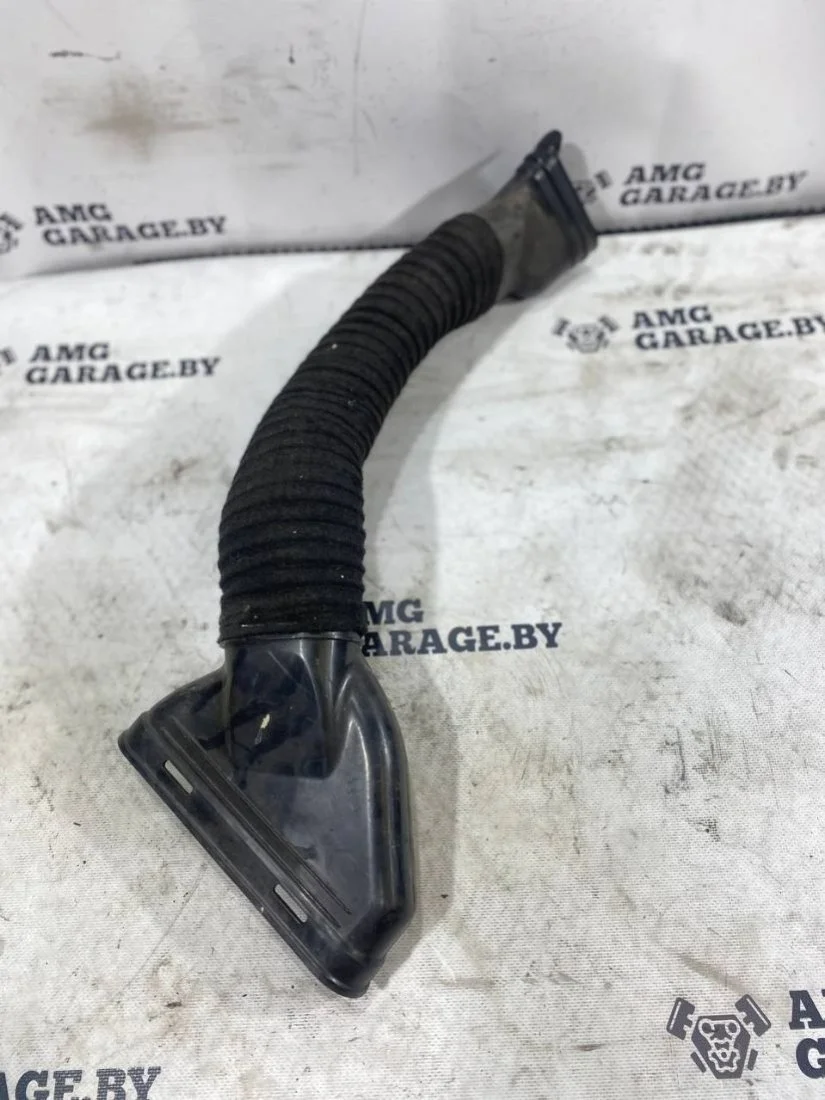 Патрубок воздушного фильтра Mercedes-Benz W166 (2015—2018) A6420948897