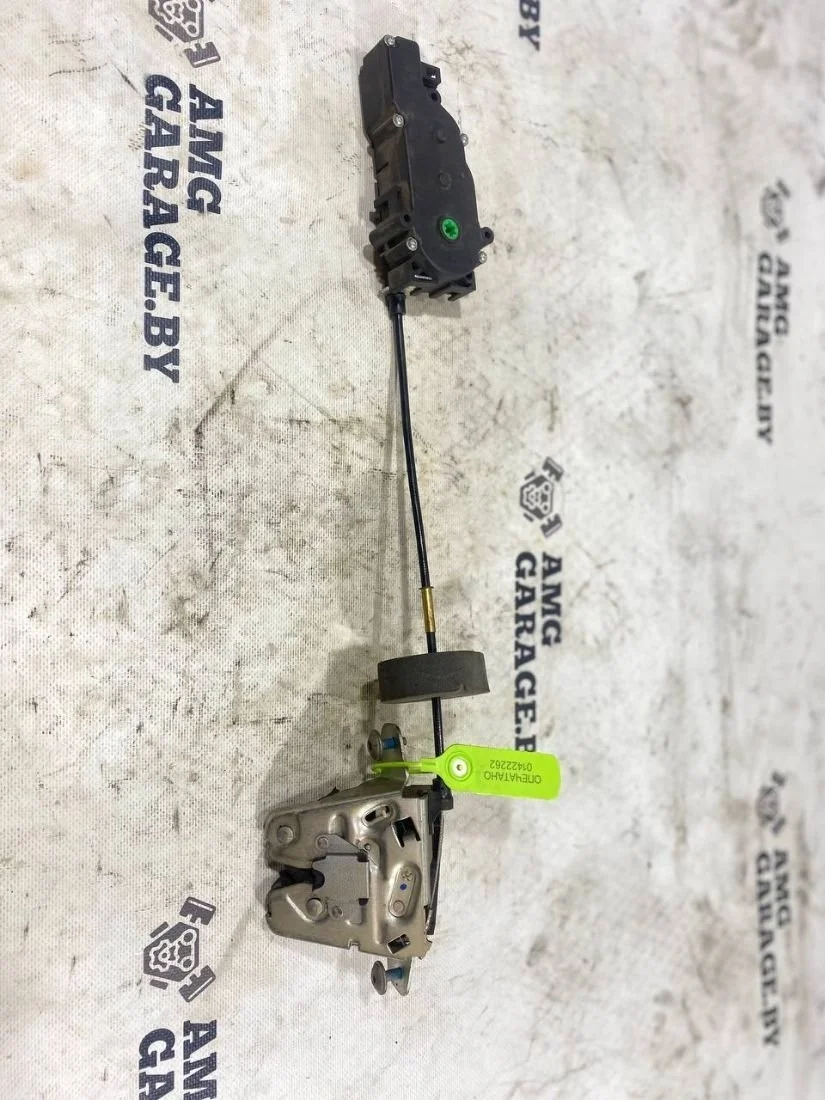 Замок багажника Mercedes-Benz W166 (2015—2018) A2047500060,,A1667500259,,A2047400735