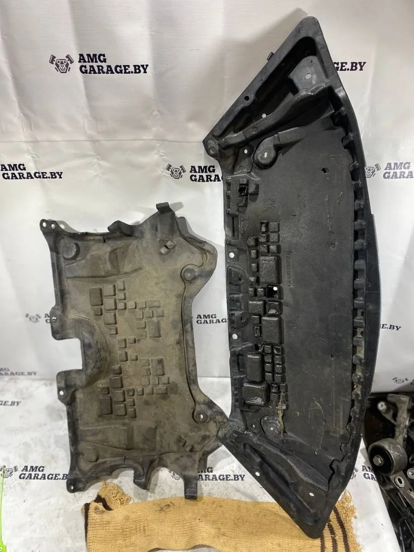 Защита днища Mercedes-Benz W204/S204 (2006—2011) A2045203223,,A2045200723