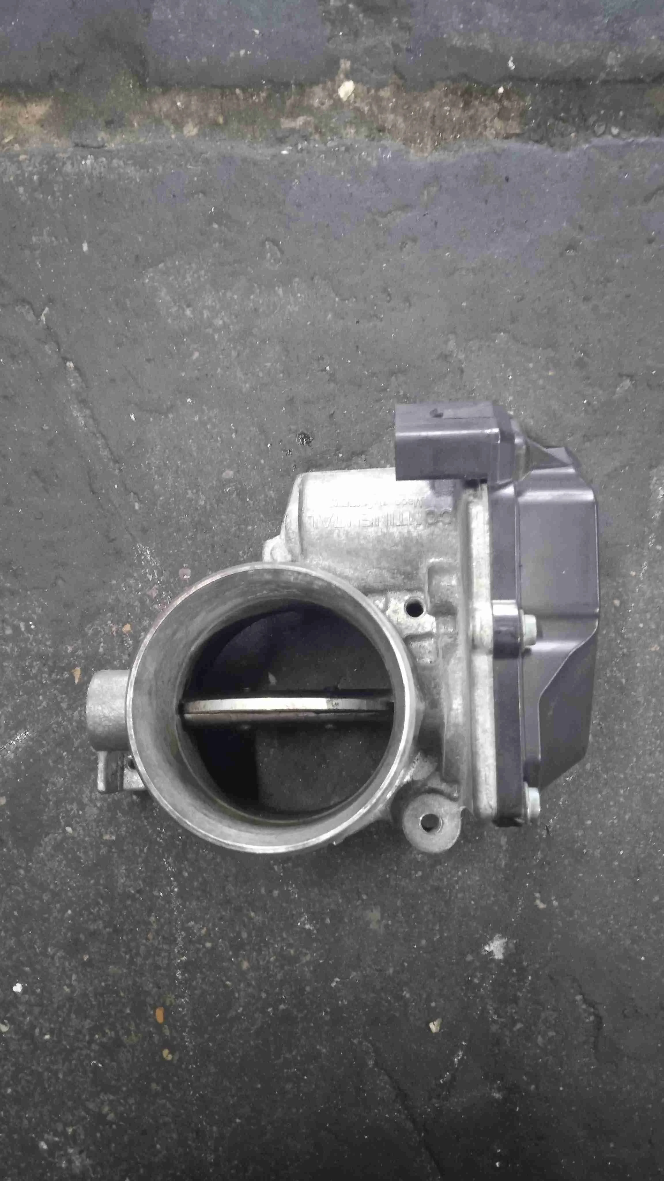 Заслонка дроссельная Audi D4 (2010—2014) 059145950AF
;  059145950AA;  059145950AE CTB