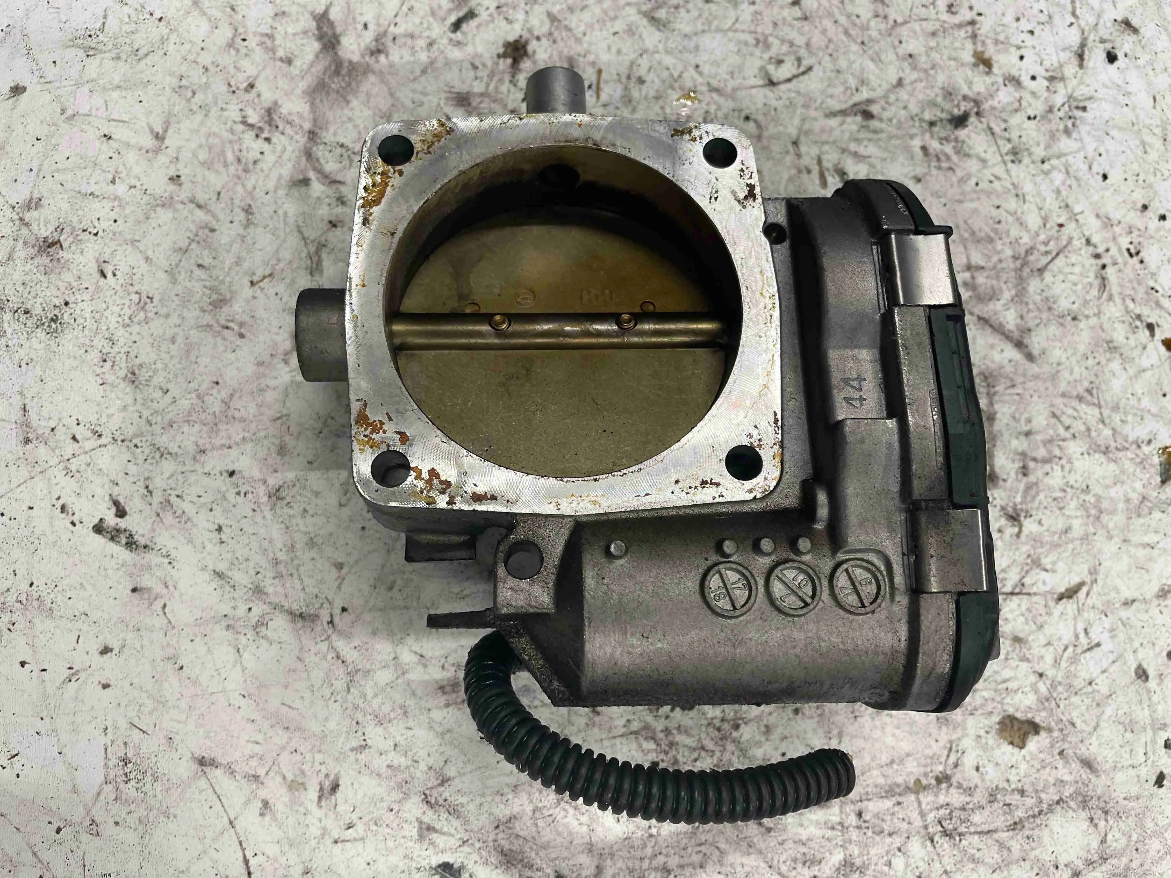 Заслонка дроссельная Mercedes-Benz W221 рестайлинг (2009—2013) A1131410125
 272