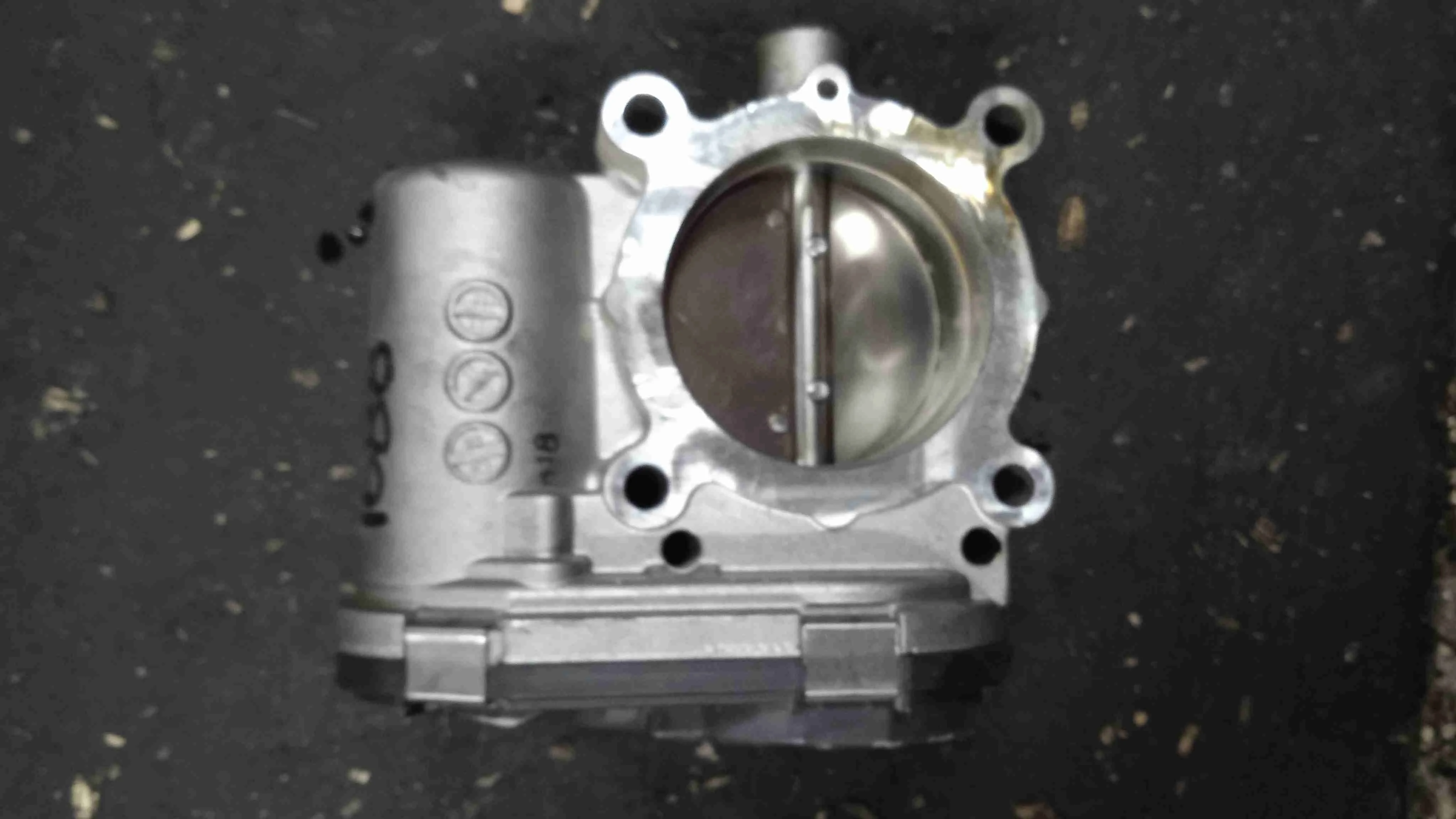 Заслонка дроссельная Mercedes-Benz C117/X117 рестайлинг (2016—2019) A2701410025
 270