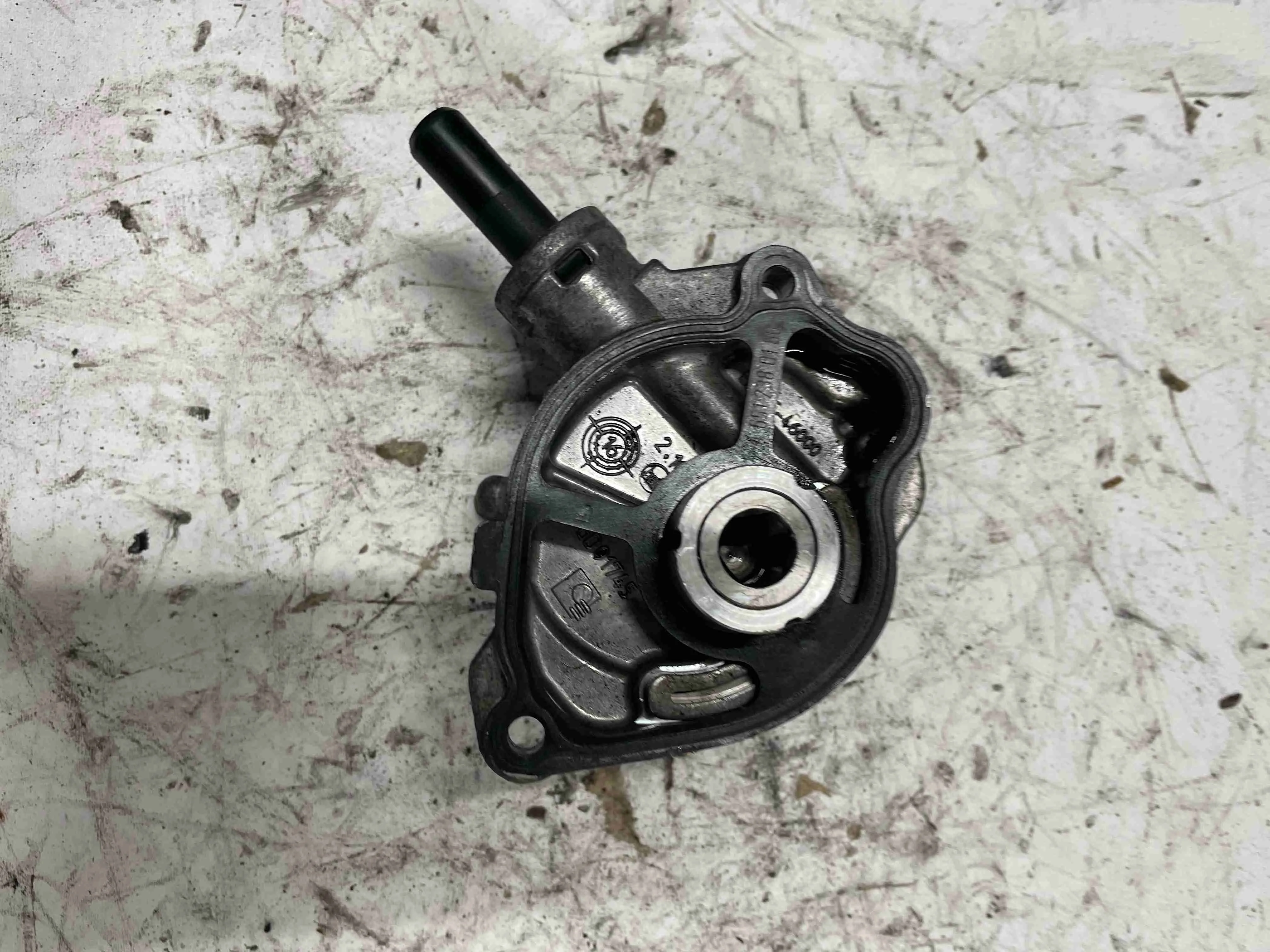 Насос вакуумный Mercedes-Benz W906 (2006—2019) A6512300465
 651