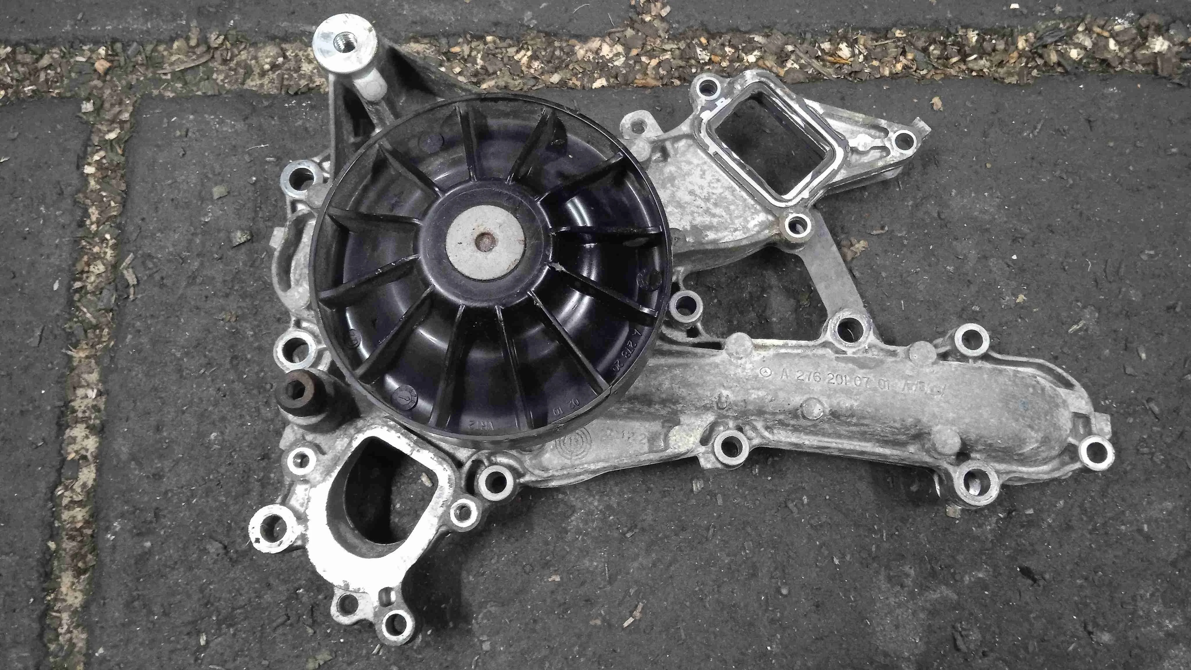 Помпа Mercedes-Benz X204 рестайлинг (2012—2015) A2762010701
 276