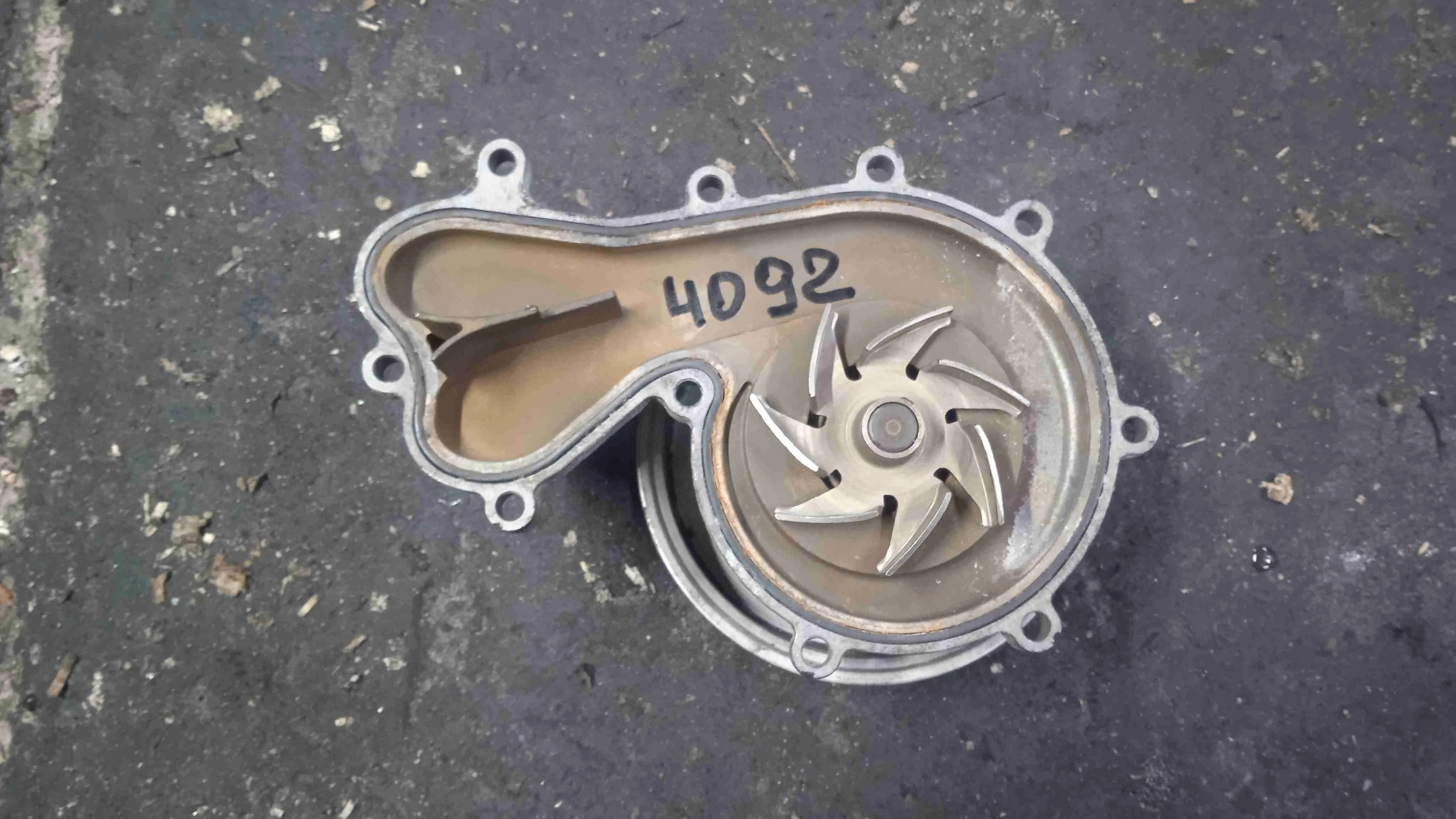 Помпа Audi 4M (2015—2020) 059121005T
; 059121008K CJG