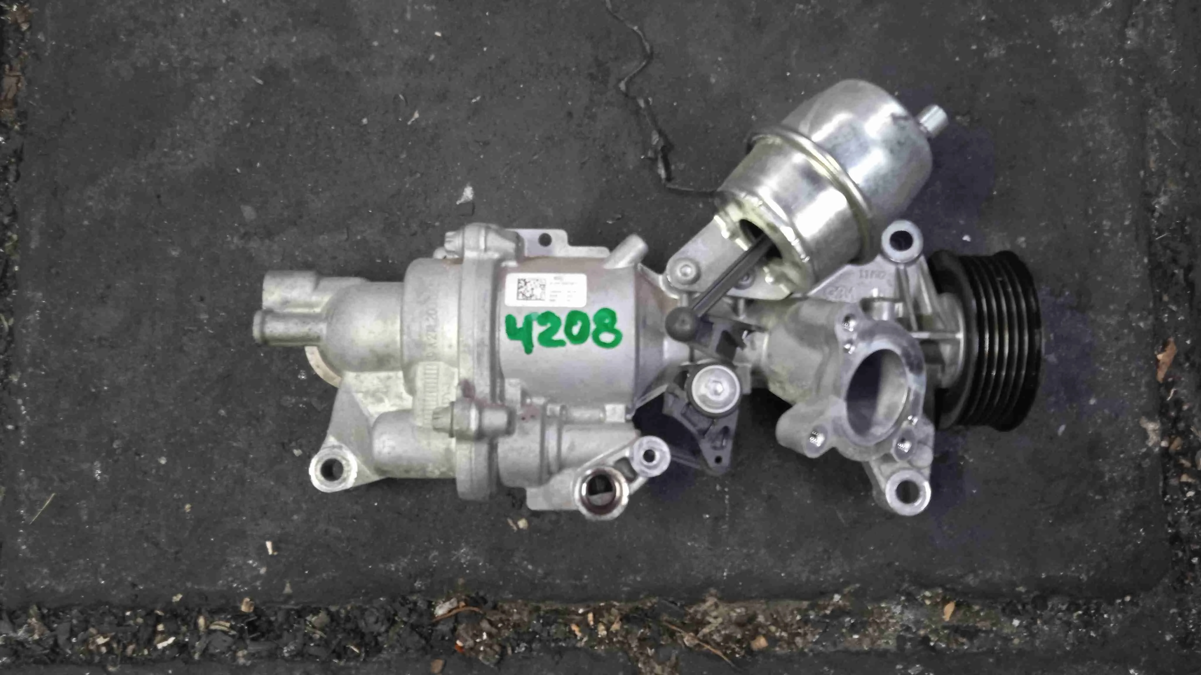 Помпа Mercedes-Benz W204/S204/С204 рестайлинг (2011—2015) A2742000601
; A2742001407; A2742000301; A2742000800 274910