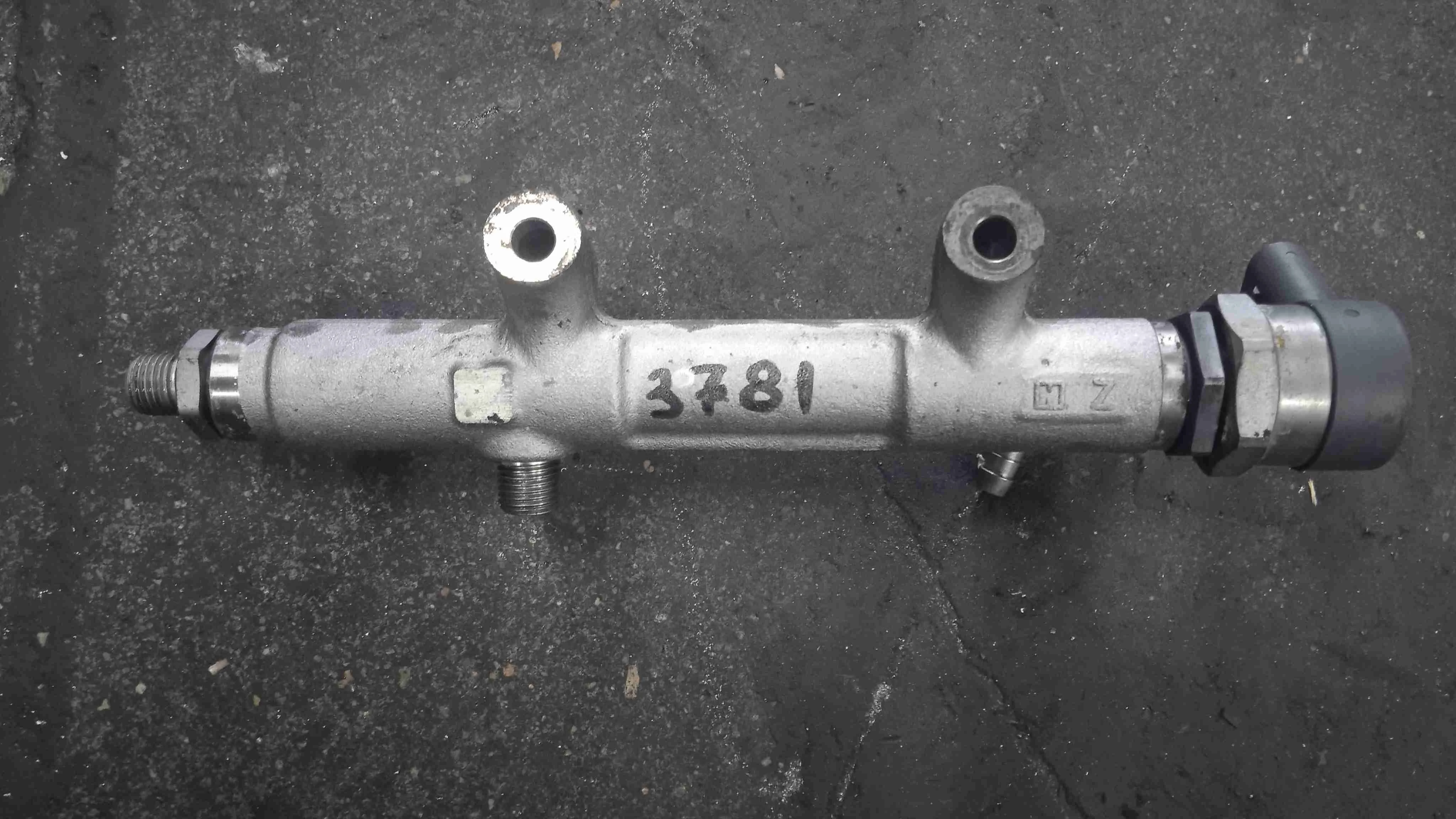 Топливная рампа Audi D4 рестайлинг (2013—2017) 059130090CN
 CTB