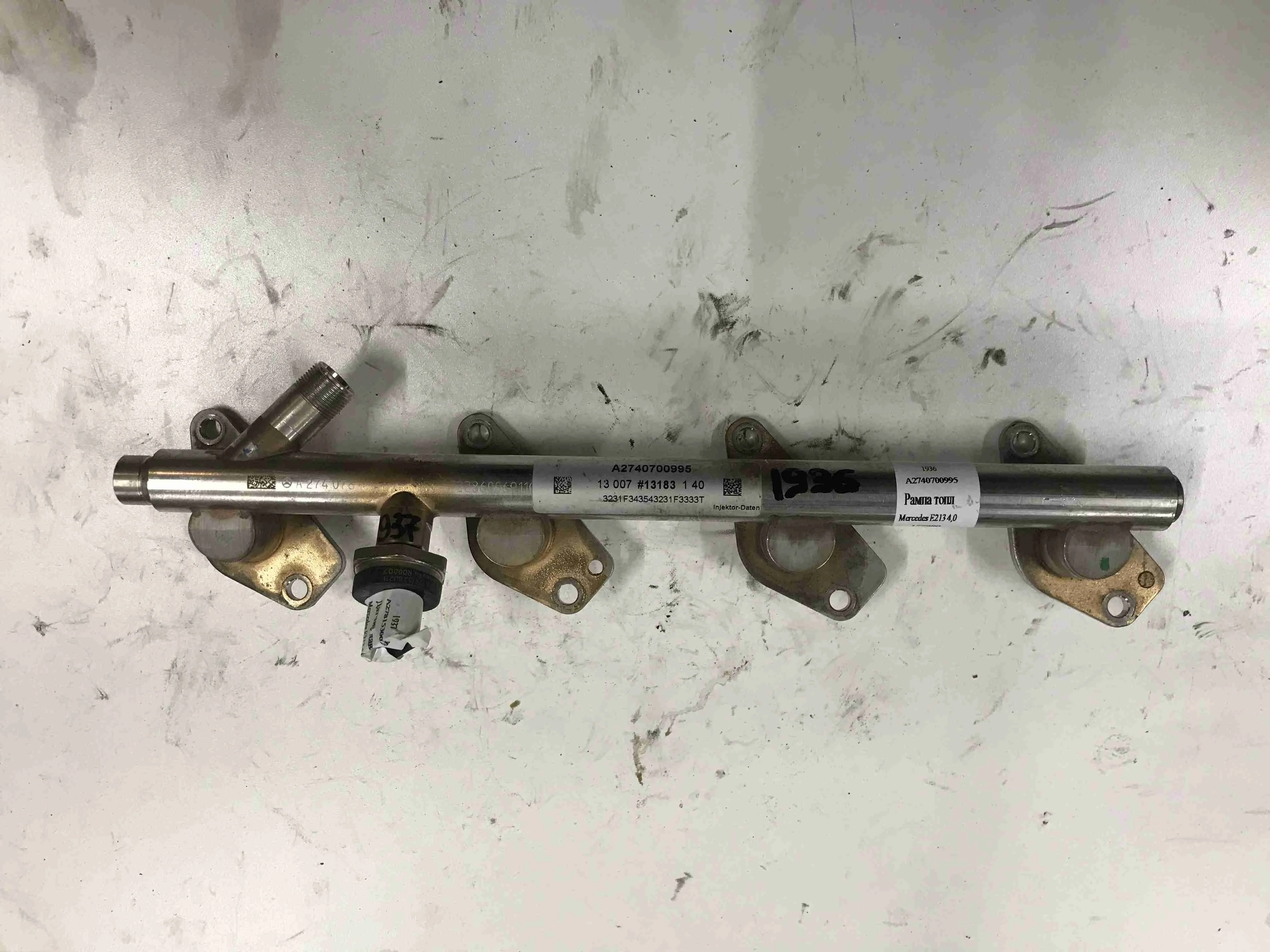 Топливная рампа Mercedes-Benz W213/S213/C238/A238 (2016—2021) A2740700995
 274920