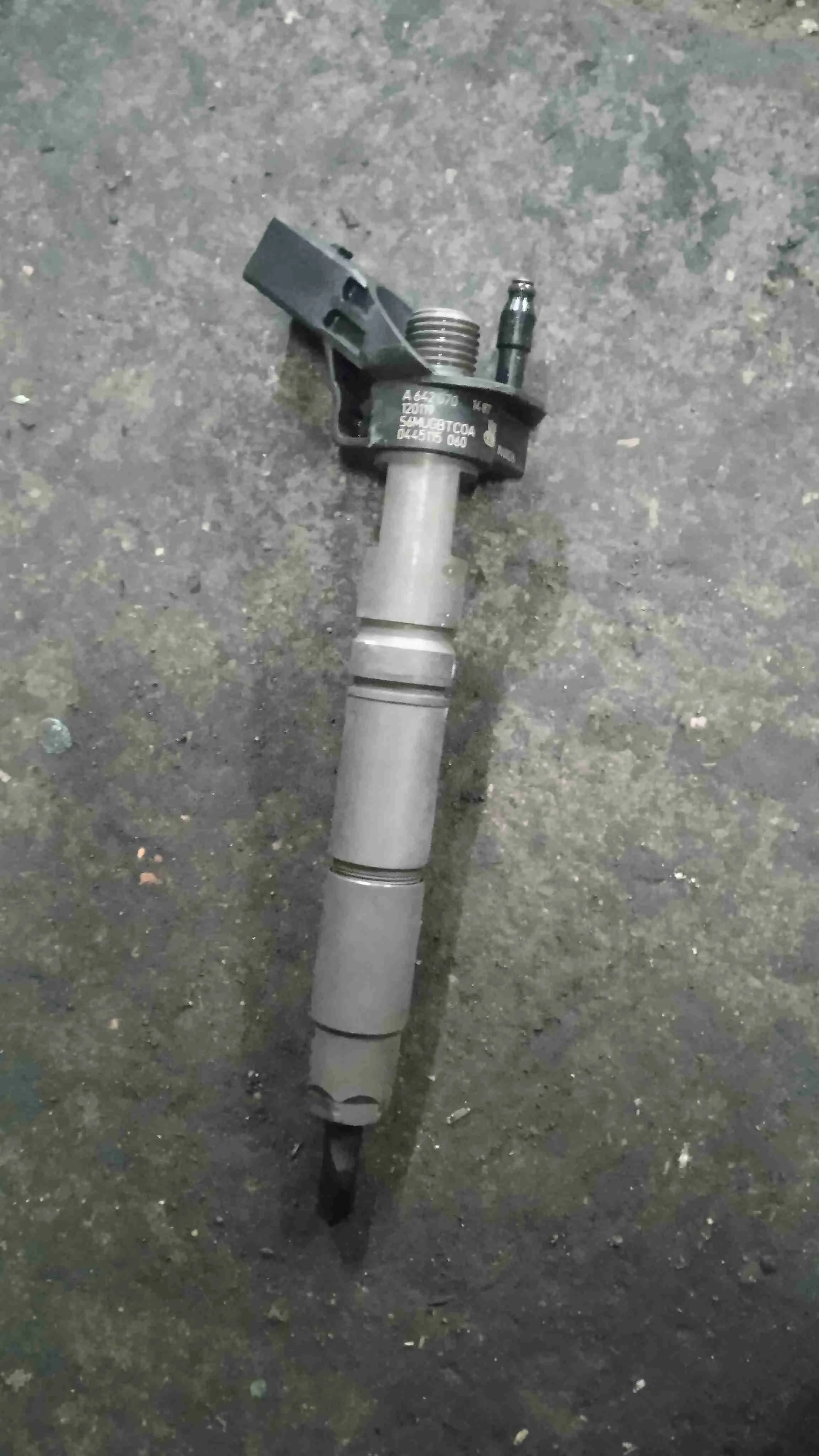 Форсунка Mercedes-Benz W212/S212/C207/A207 (2009—2013) A6420701487
 642