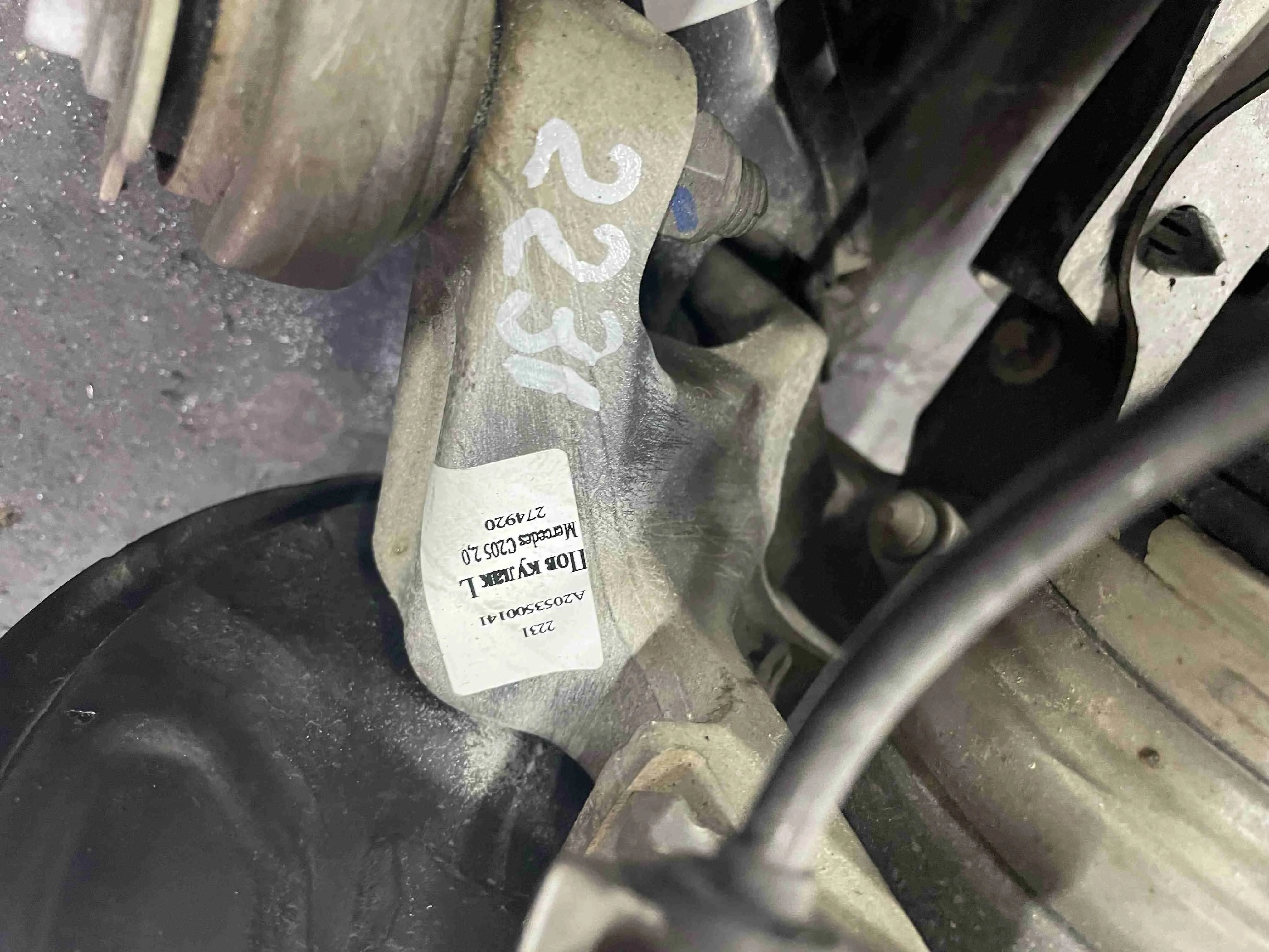 Кулак задний левый Mercedes-Benz W205/S205/C205/A205 (2014—2018) A2053500141
 274920