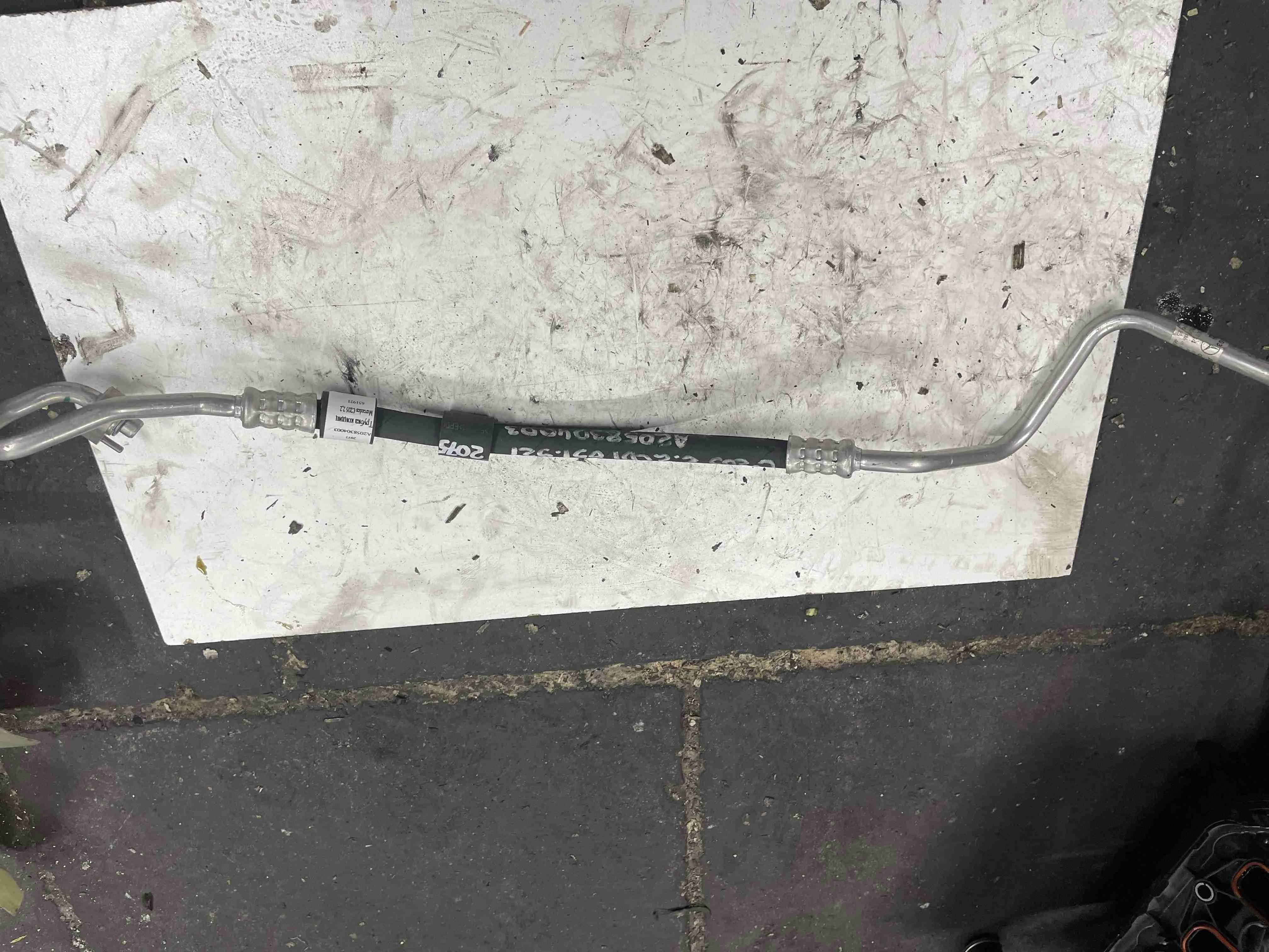 Трубка кондиционера Mercedes-Benz W205/S205/C205/A205 (2014—2018) A2058304003
 651921
