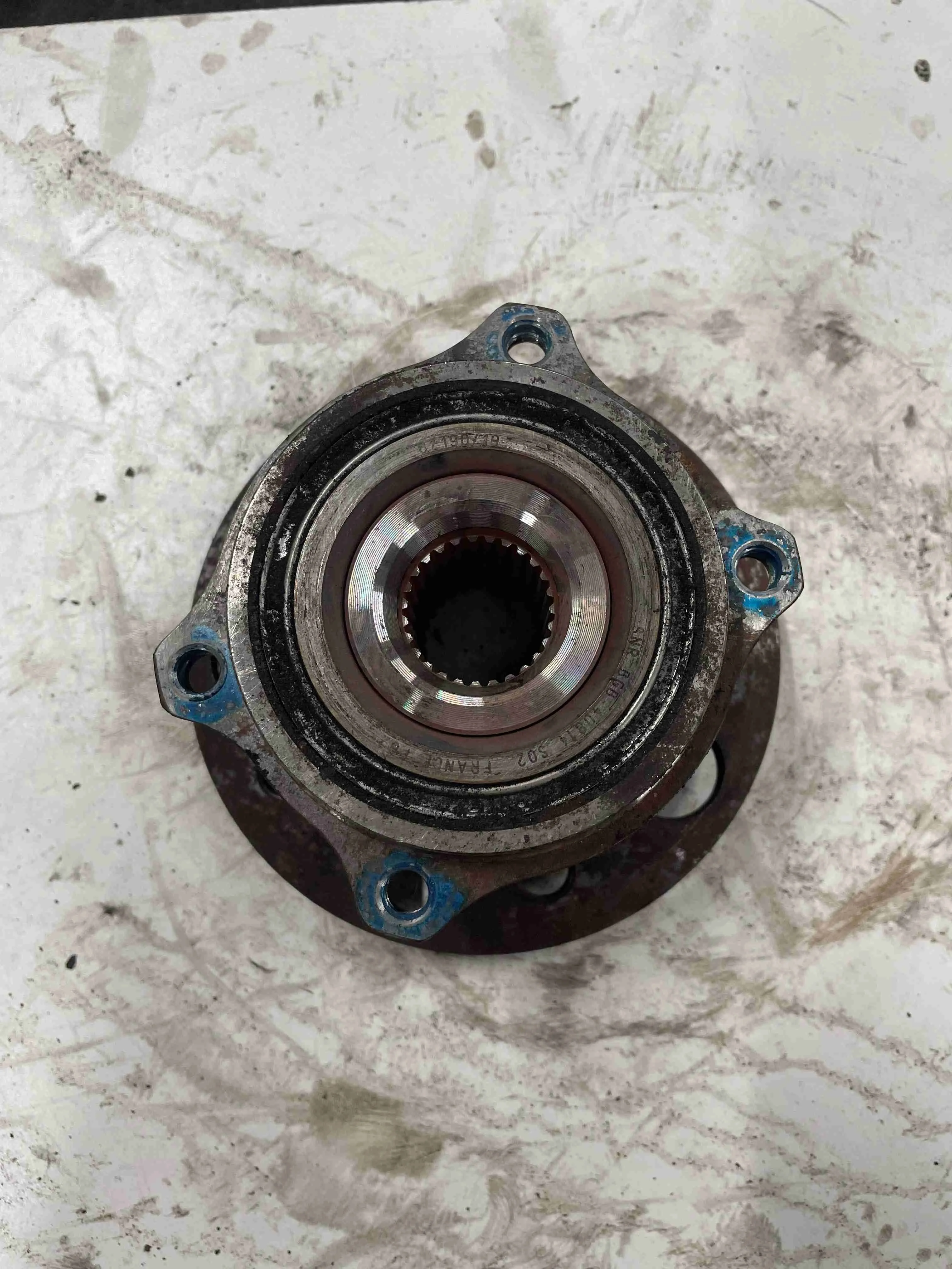 Ступица передняя Mercedes-Benz W221 (2005—2009) A2119810227
; A2309810127 272