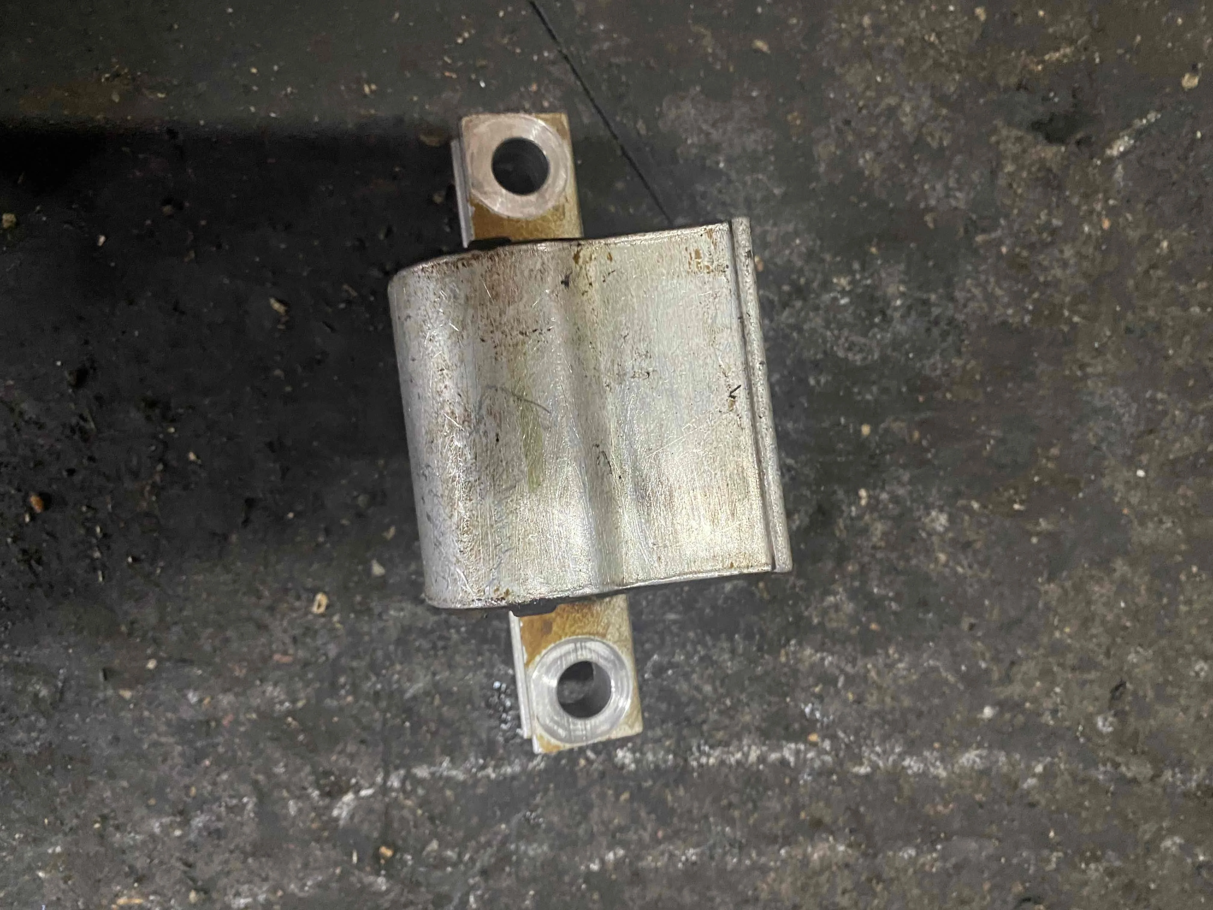 Подушка крепления КПП Mercedes-Benz W205/S205/C205/A205 (2014—2018) A2122400318 651