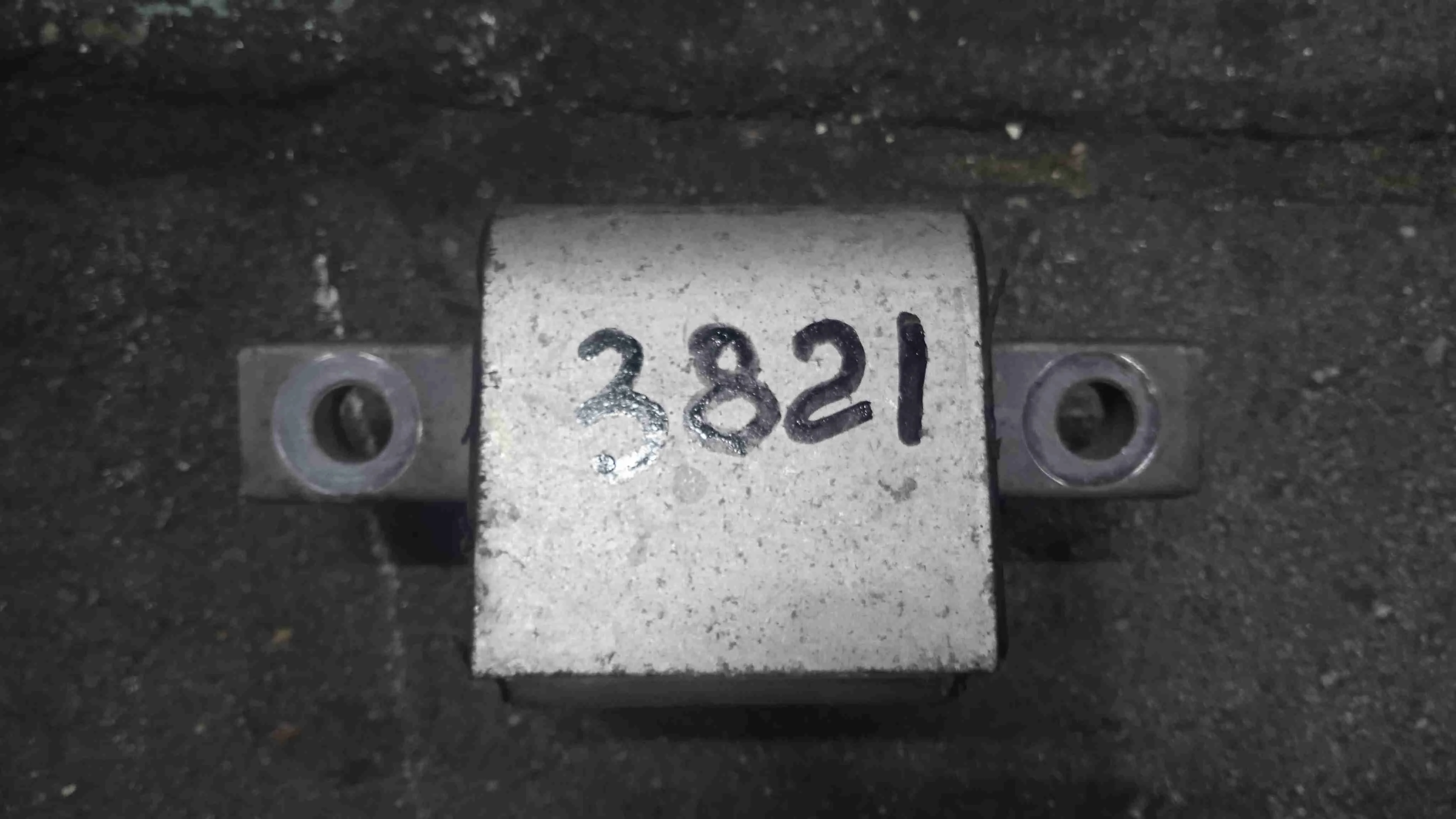 Подушка крепления КПП Mercedes-Benz W204/S204 (2006—2011) A2122401618
; A2122402418 274910