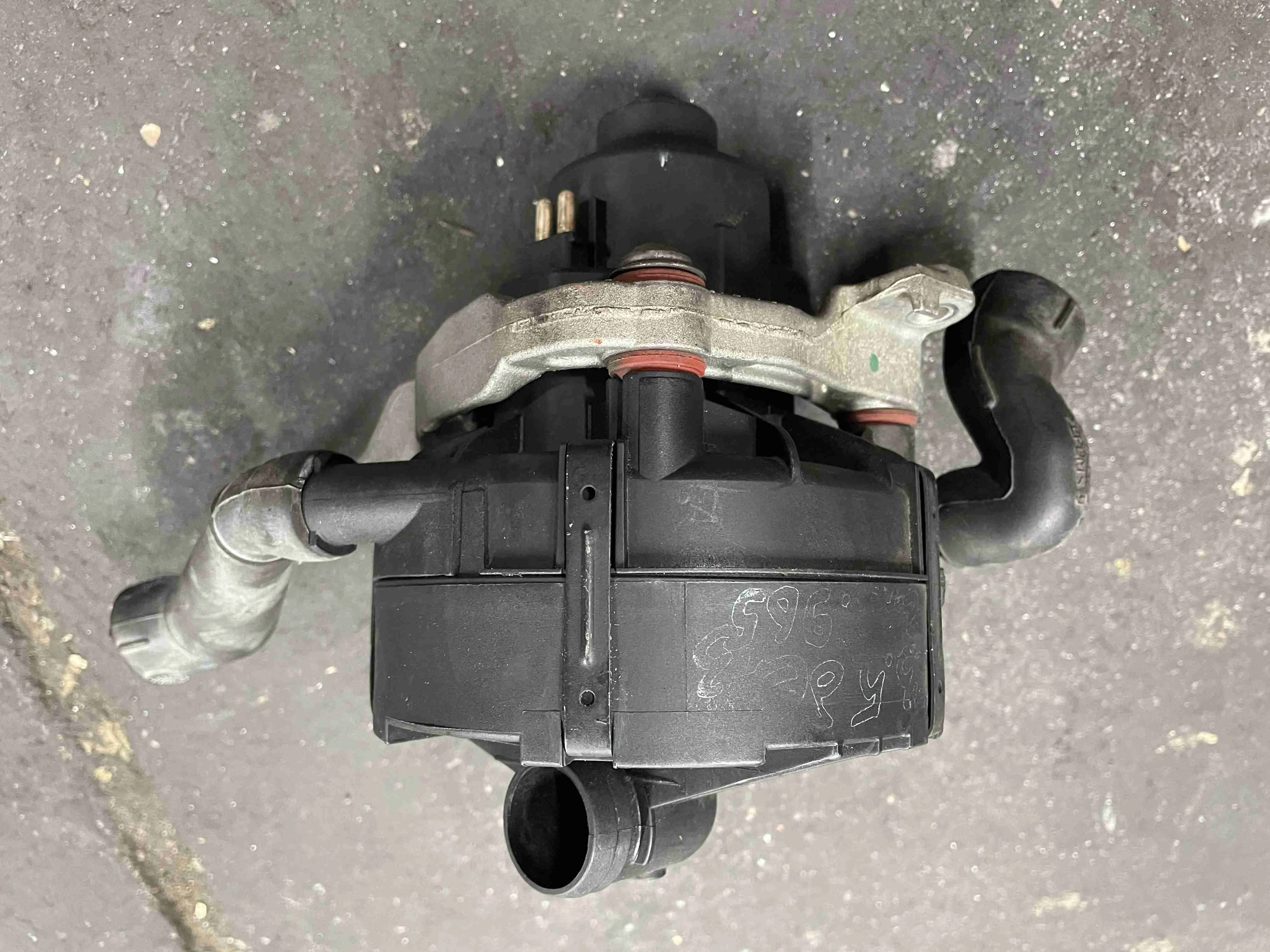 Насос воздушный Mercedes-Benz W164 (2005—2008) A0001405185
 272