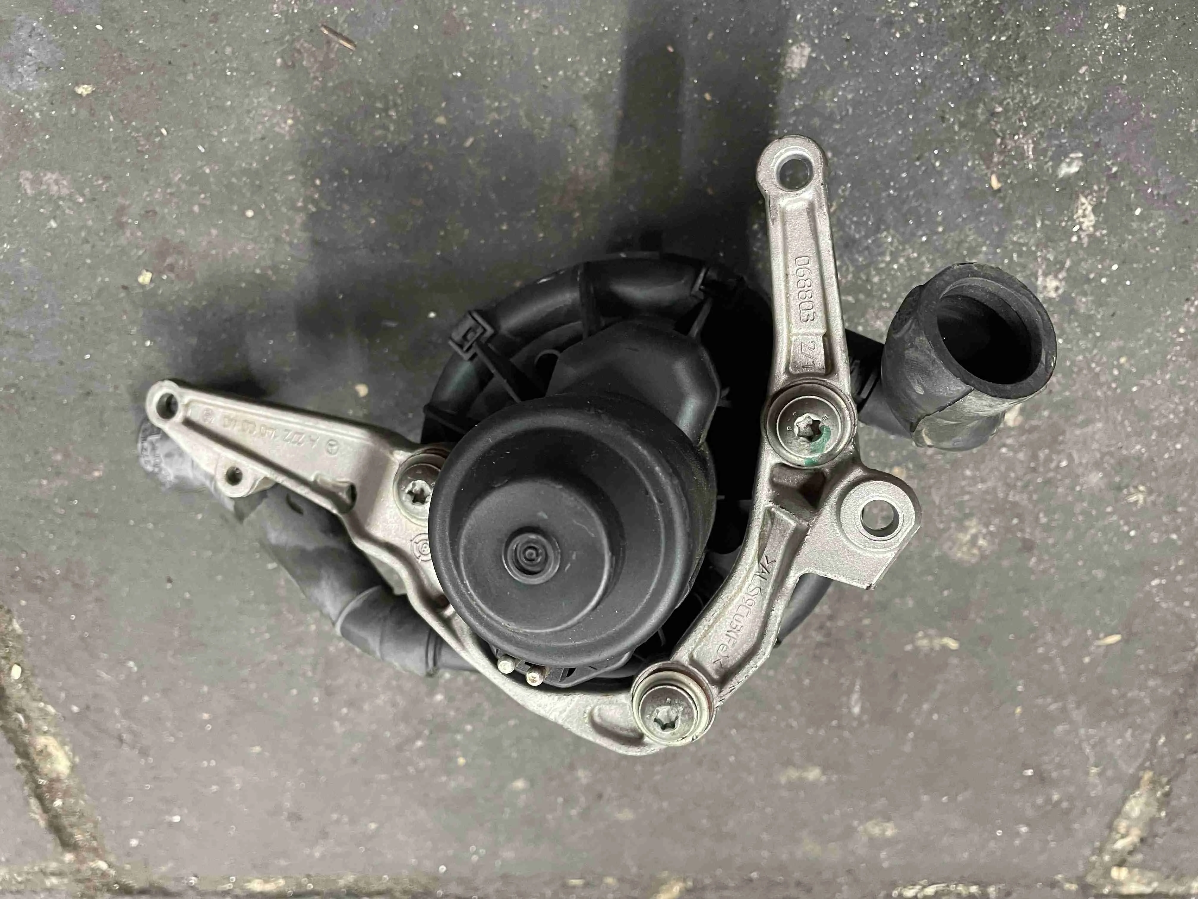 Насос воздушный Mercedes-Benz W164 (2005—2008) A0001405185
 272